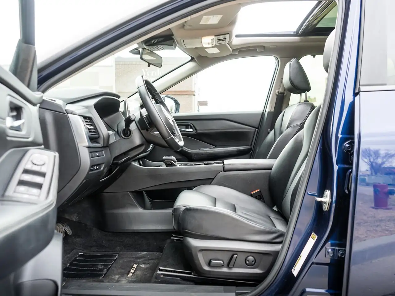 Nissan Rogue снимка Nissan Rogue