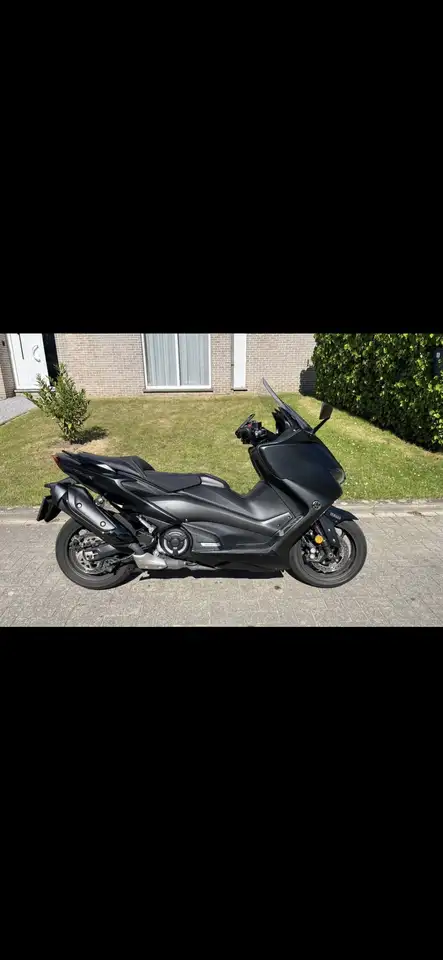 Yamaha Tmax 560