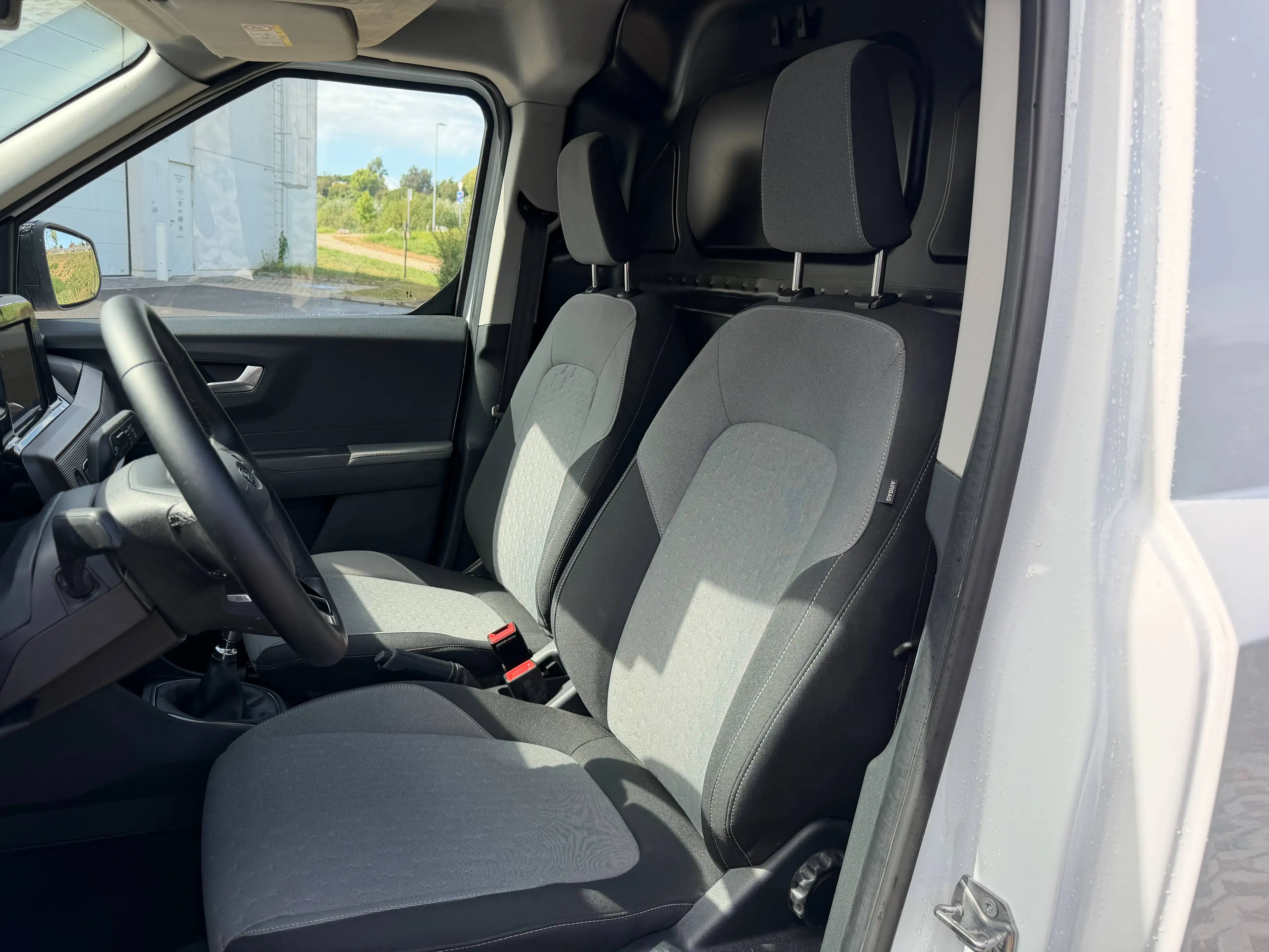 Ford Transit Courier Transit Courier 1.0 EcoBoost Limited Limited — photo 11