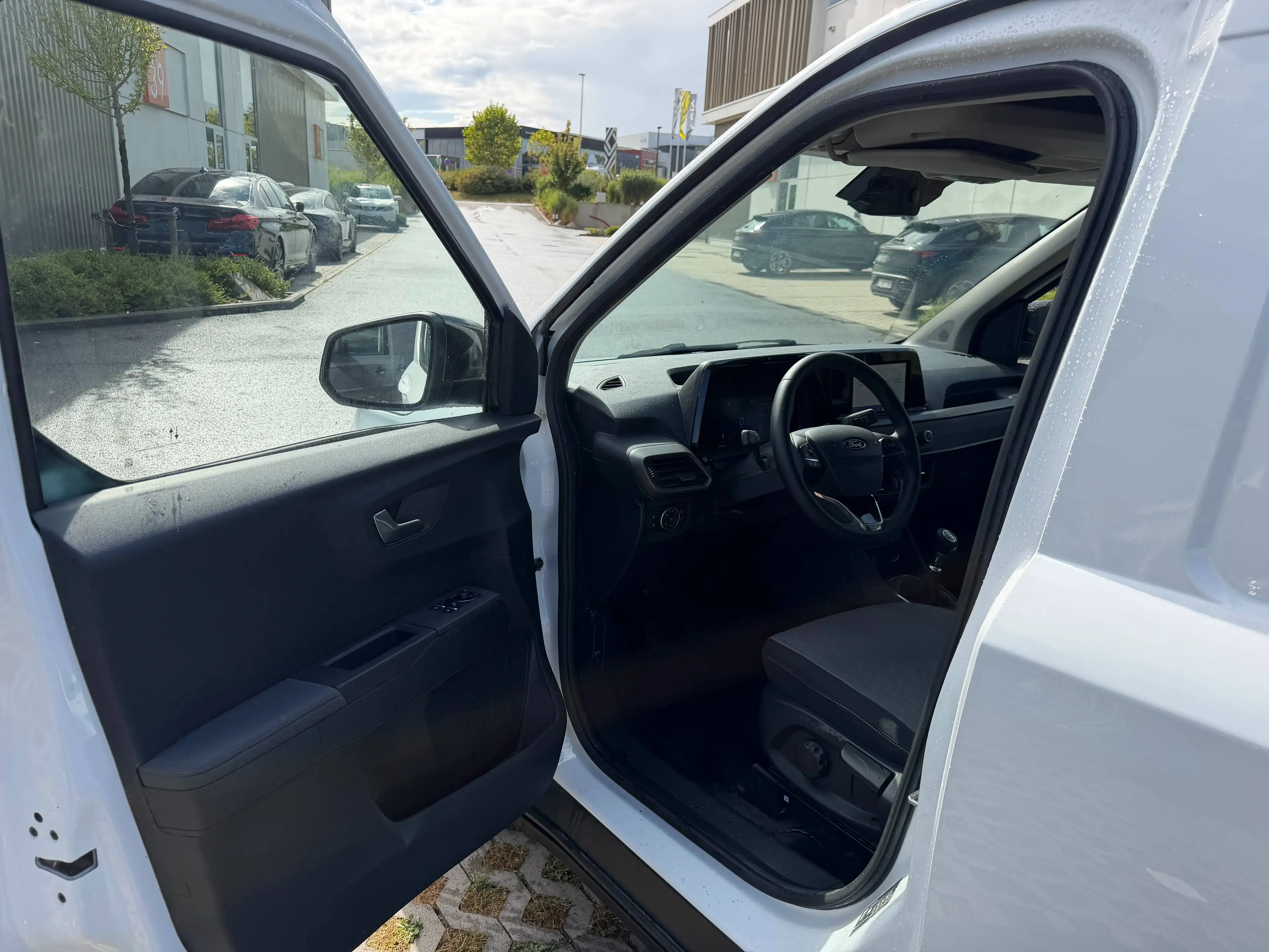 Ford Transit Courier Transit Courier 1.0 EcoBoost Limited Limited — photo 9