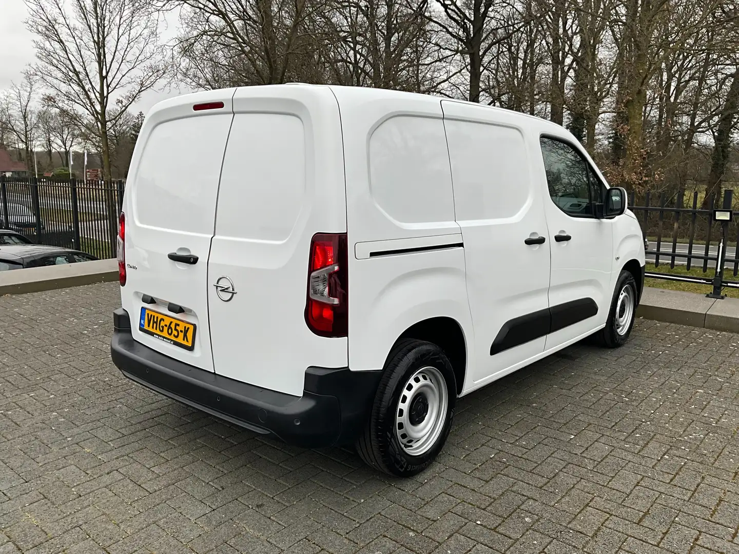 Opel Combo 1.5 Edition L1H1 Airco App Navi Wit - 2