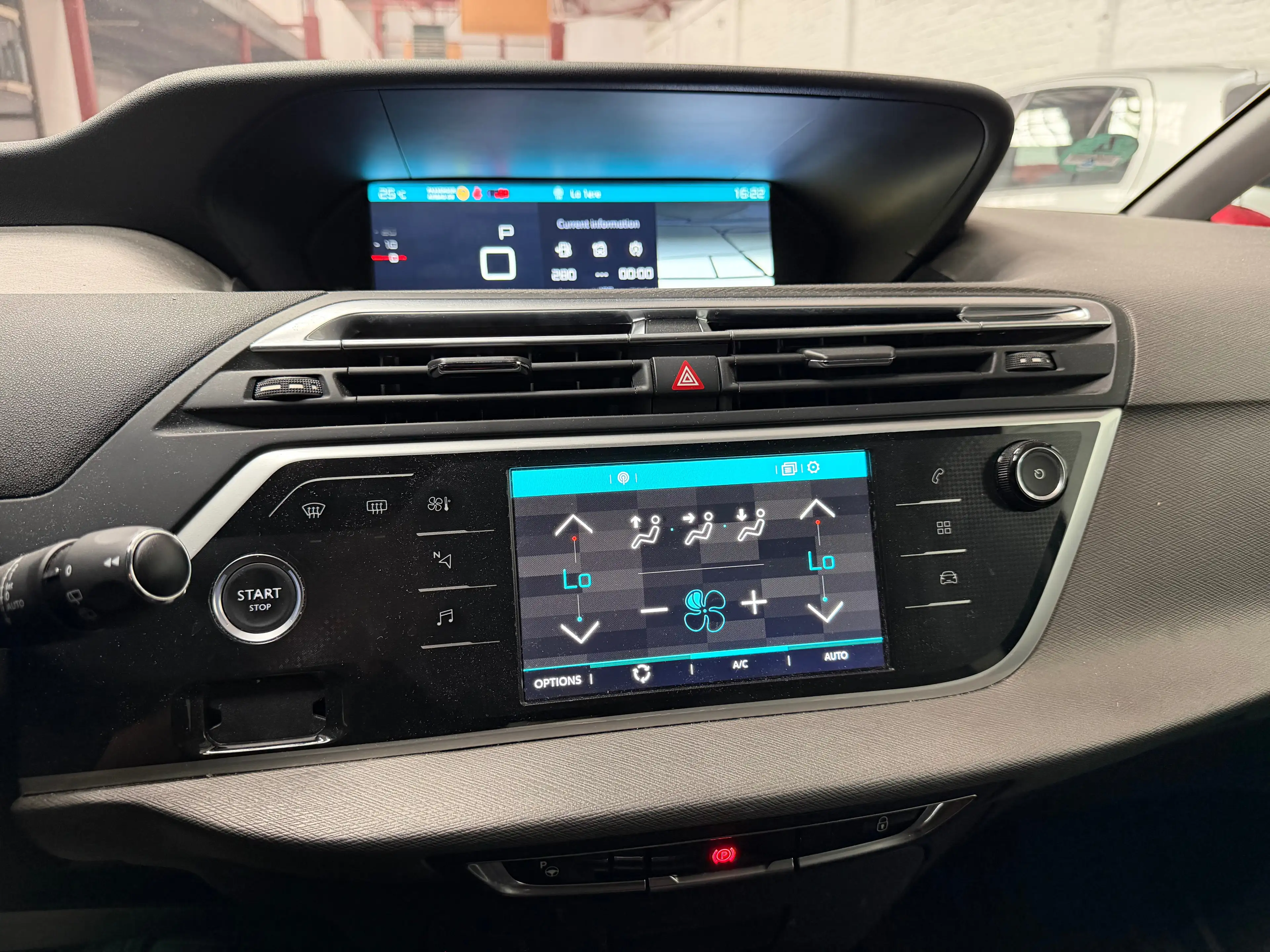 Citroen Grand C4 Picasso Grand C4 Picasso 1.6 Automatique — photo 14