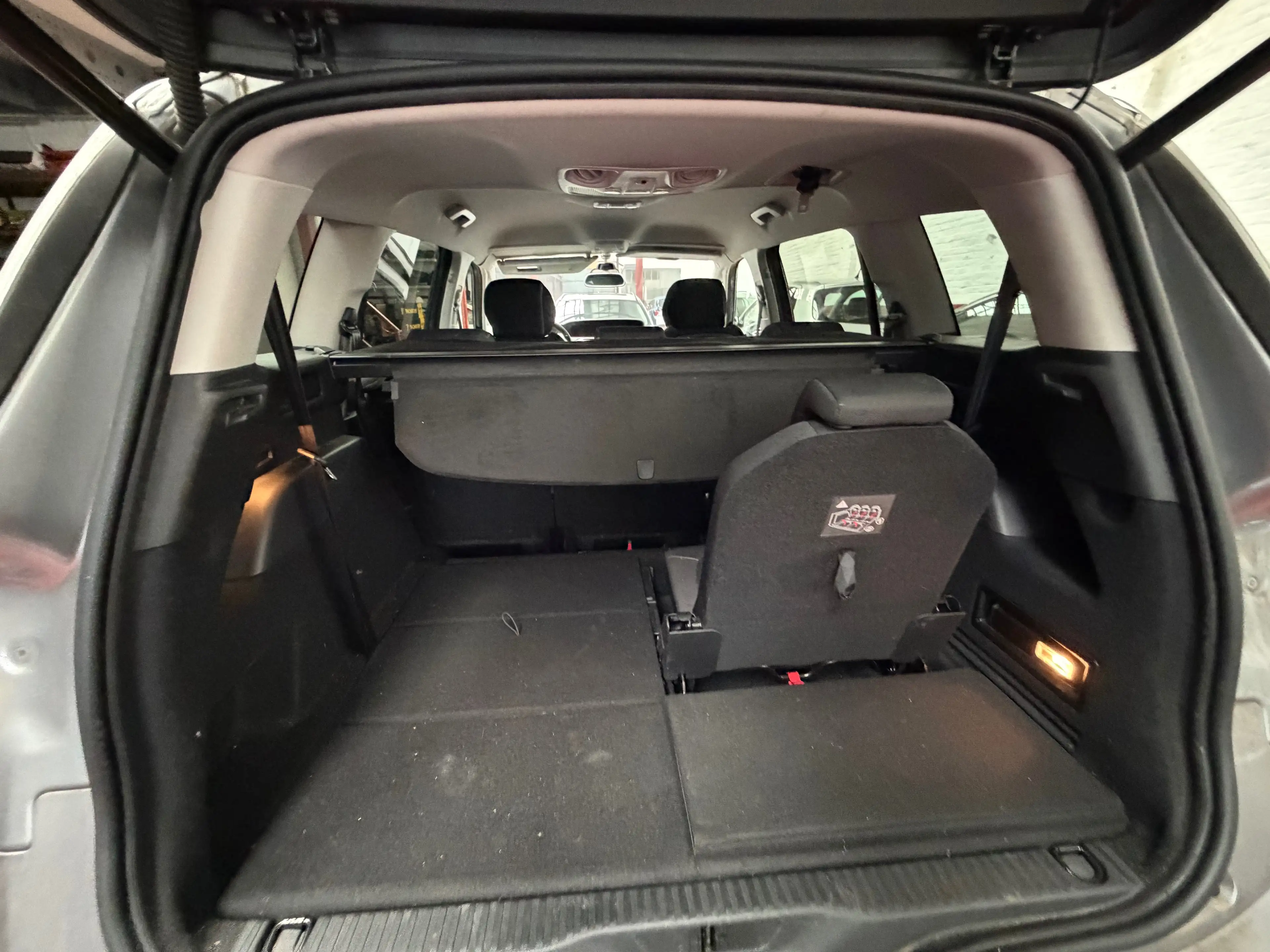 Citroen Grand C4 Picasso Grand C4 Picasso 1.6 Automatique — photo 9