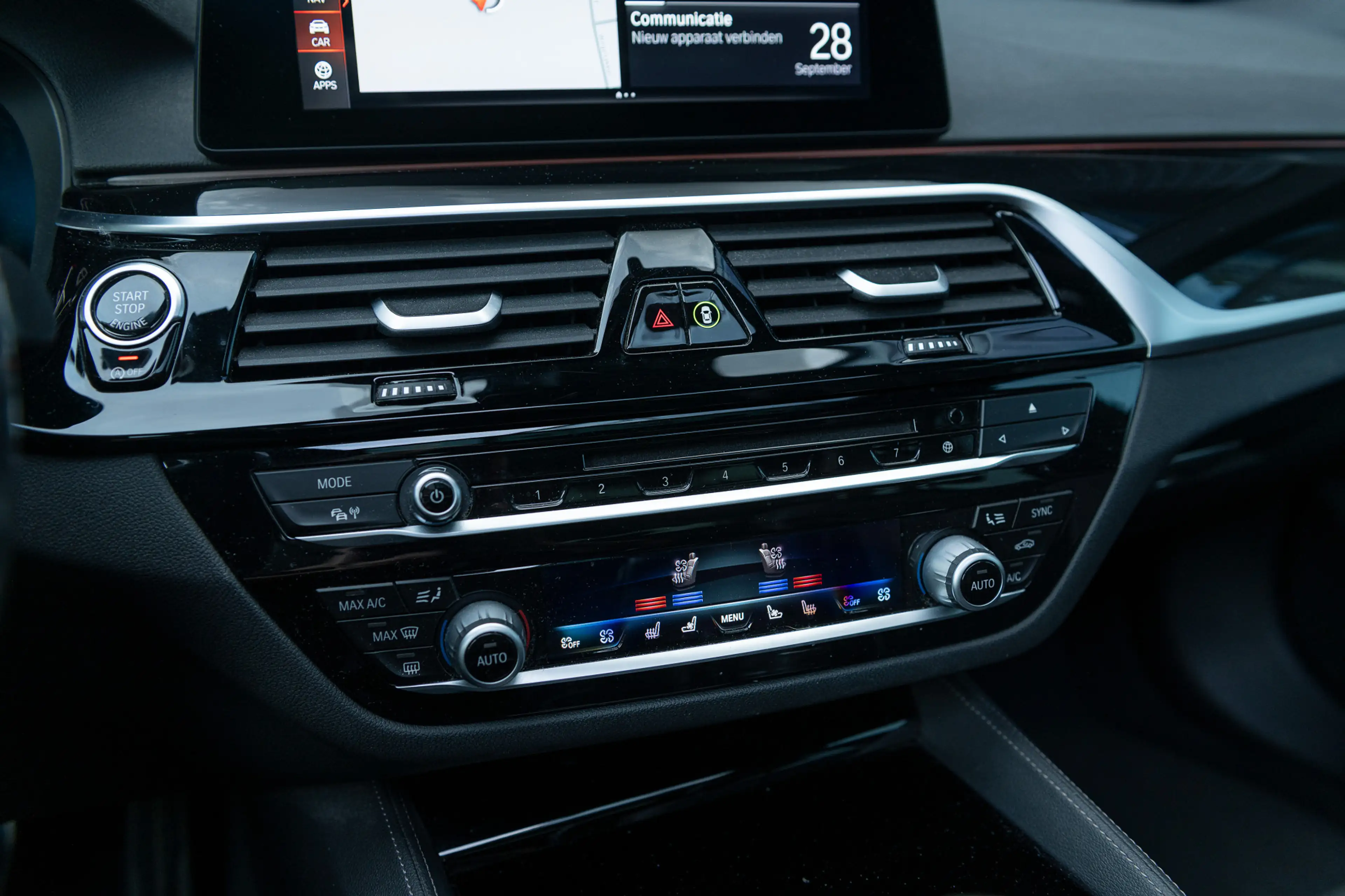 BMW 540 5-serie Touring 540i xDrive M-Sport ACC Pano Harma — photo 37