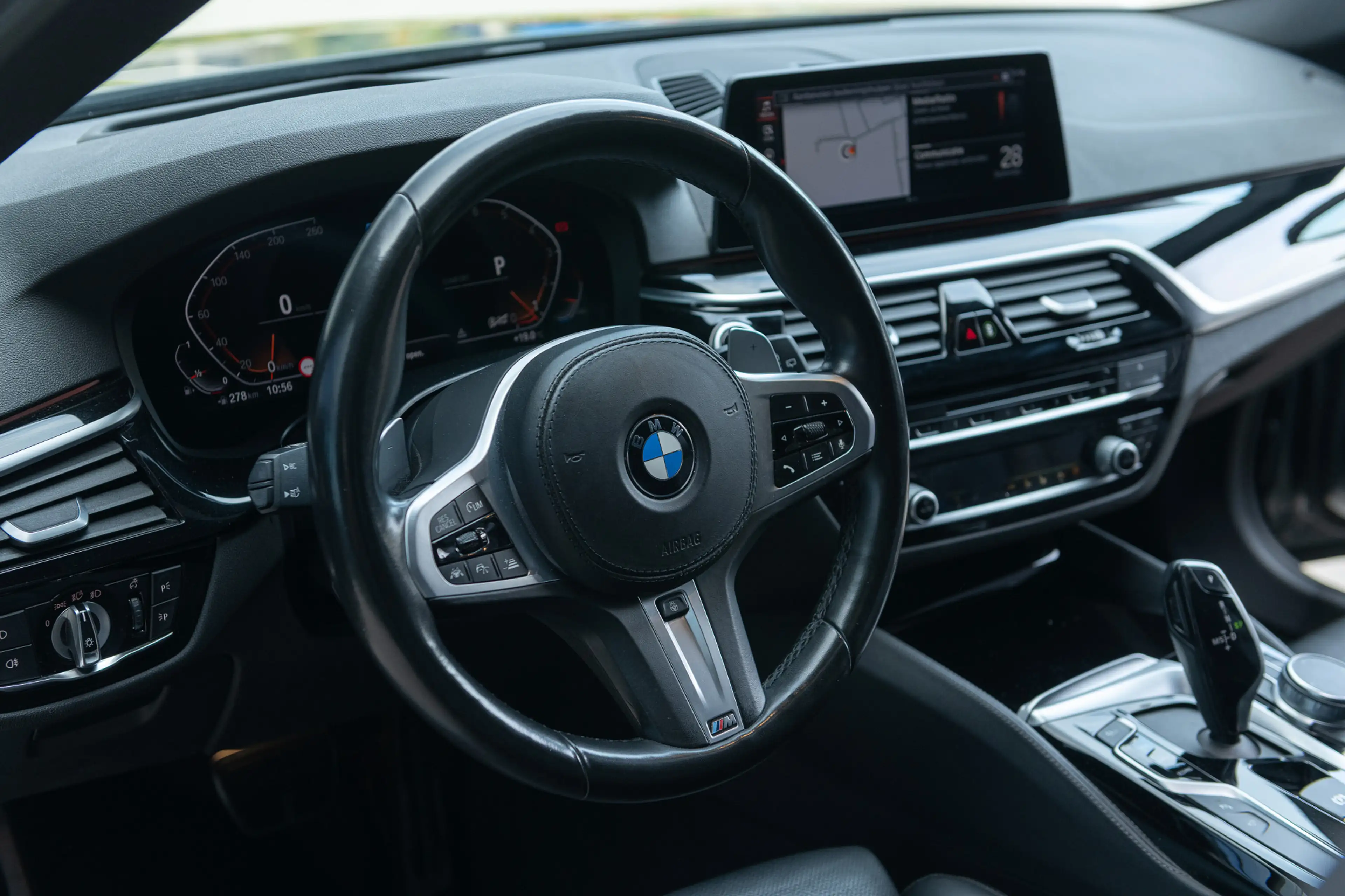 BMW 540 5-serie Touring 540i xDrive M-Sport ACC Pano Harma — photo 27