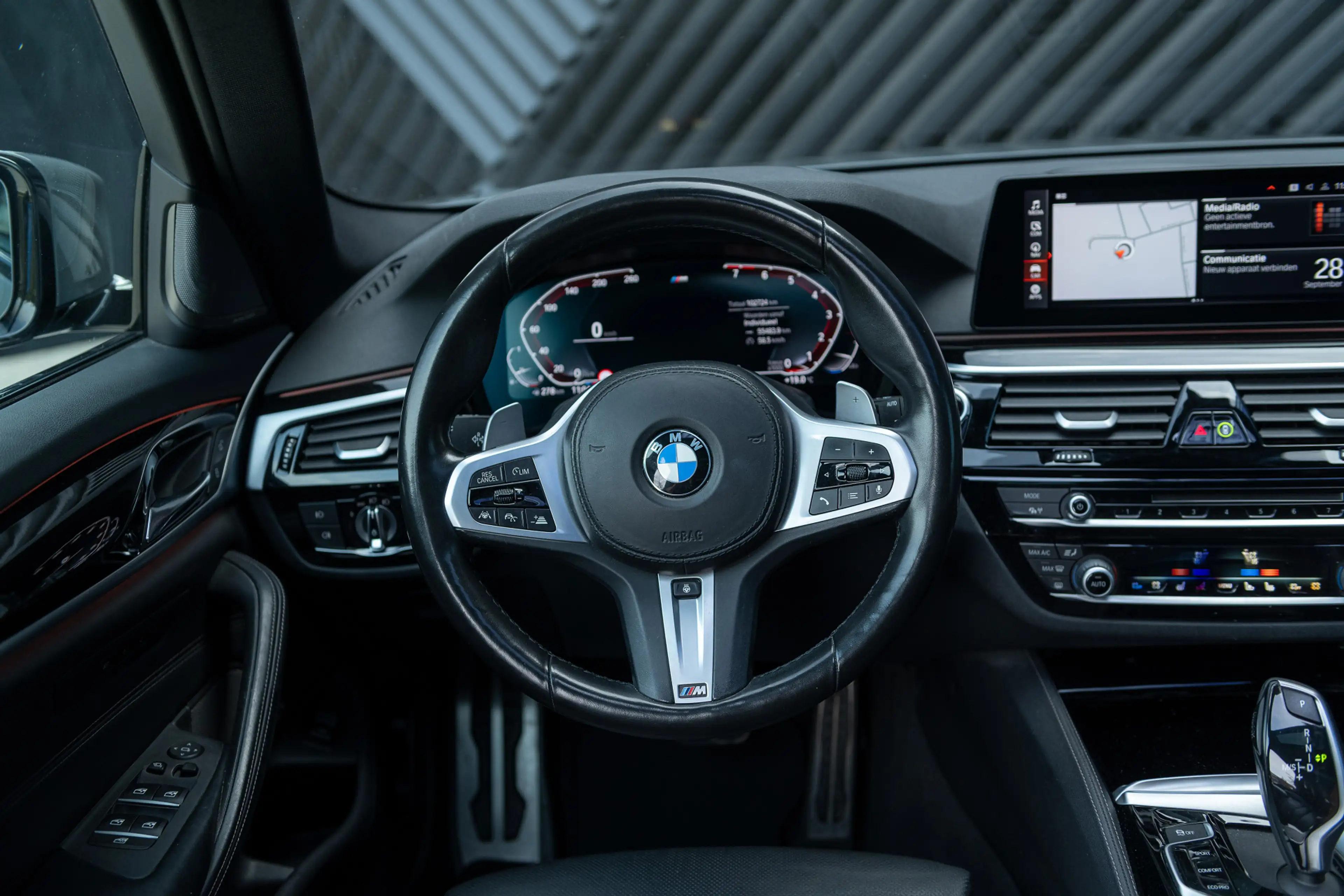 BMW 540 5-serie Touring 540i xDrive M-Sport ACC Pano Harma — photo 28