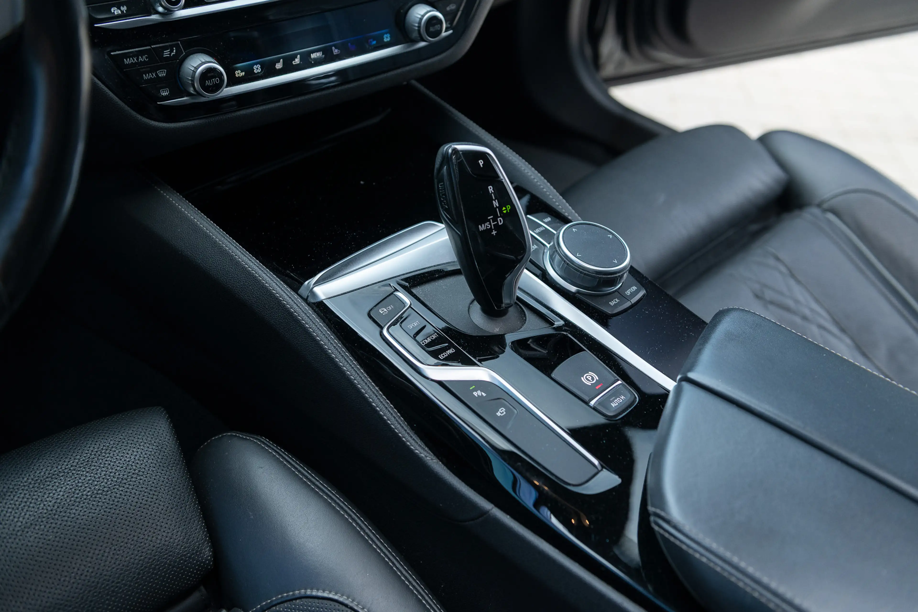 BMW 540 5-serie Touring 540i xDrive M-Sport ACC Pano Harma — photo 35