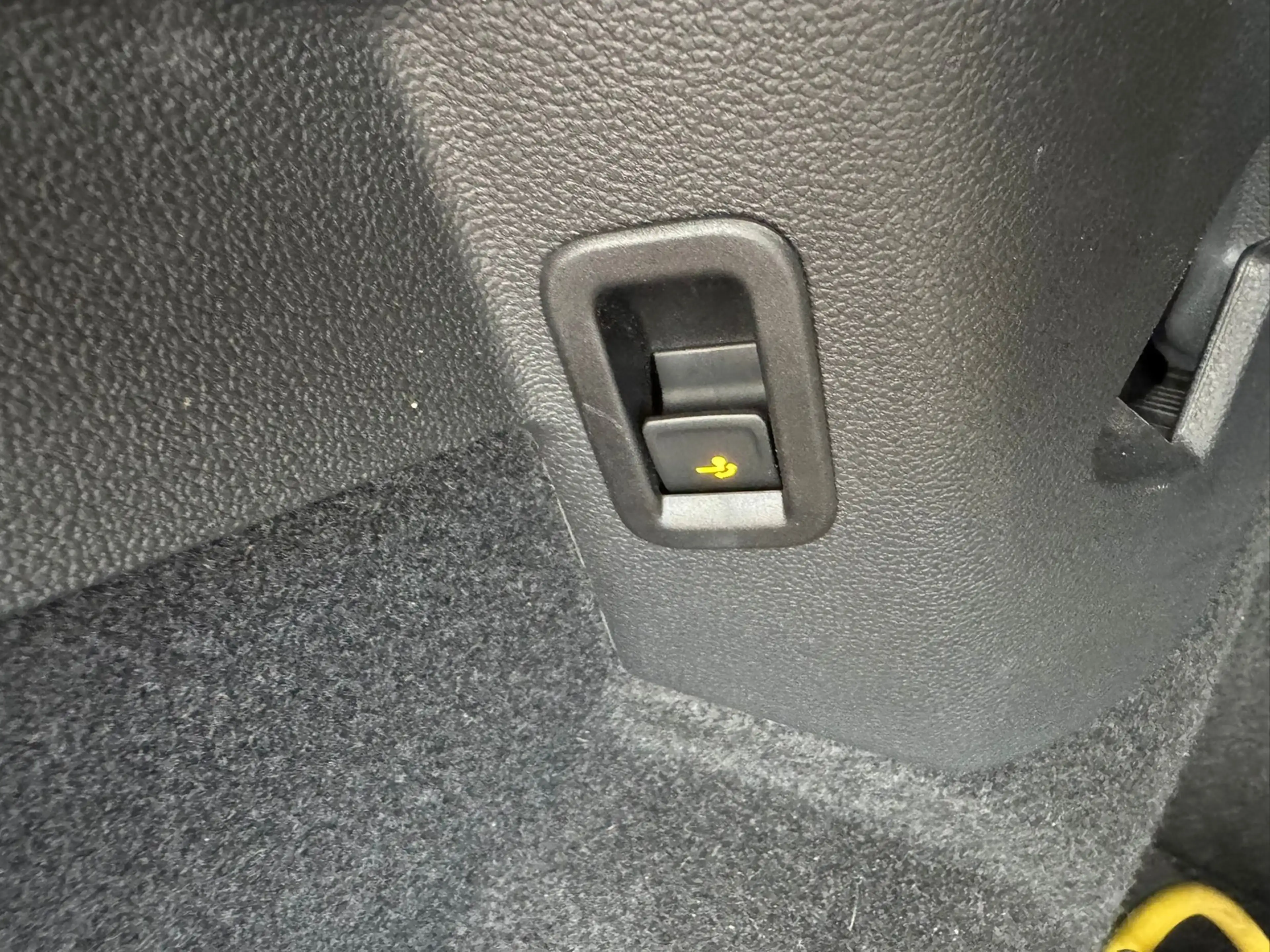 Volkswagen Golf VIII GTE 1.4l eHybrid DSG+AHK+PANO+KAMERA+ACC — photo 17