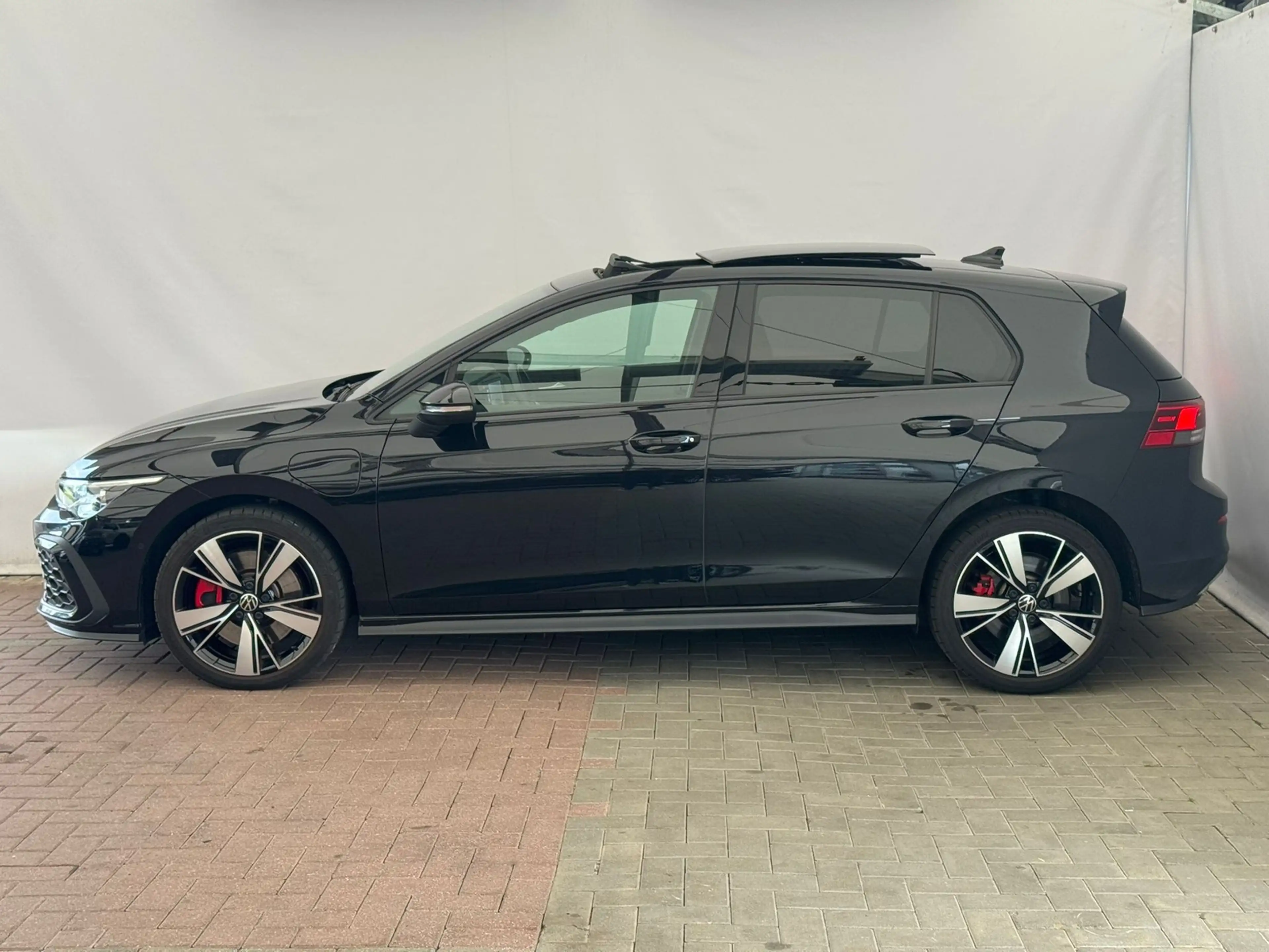 Volkswagen Golf VIII GTE 1.4l eHybrid DSG+AHK+PANO+KAMERA+ACC — photo 20