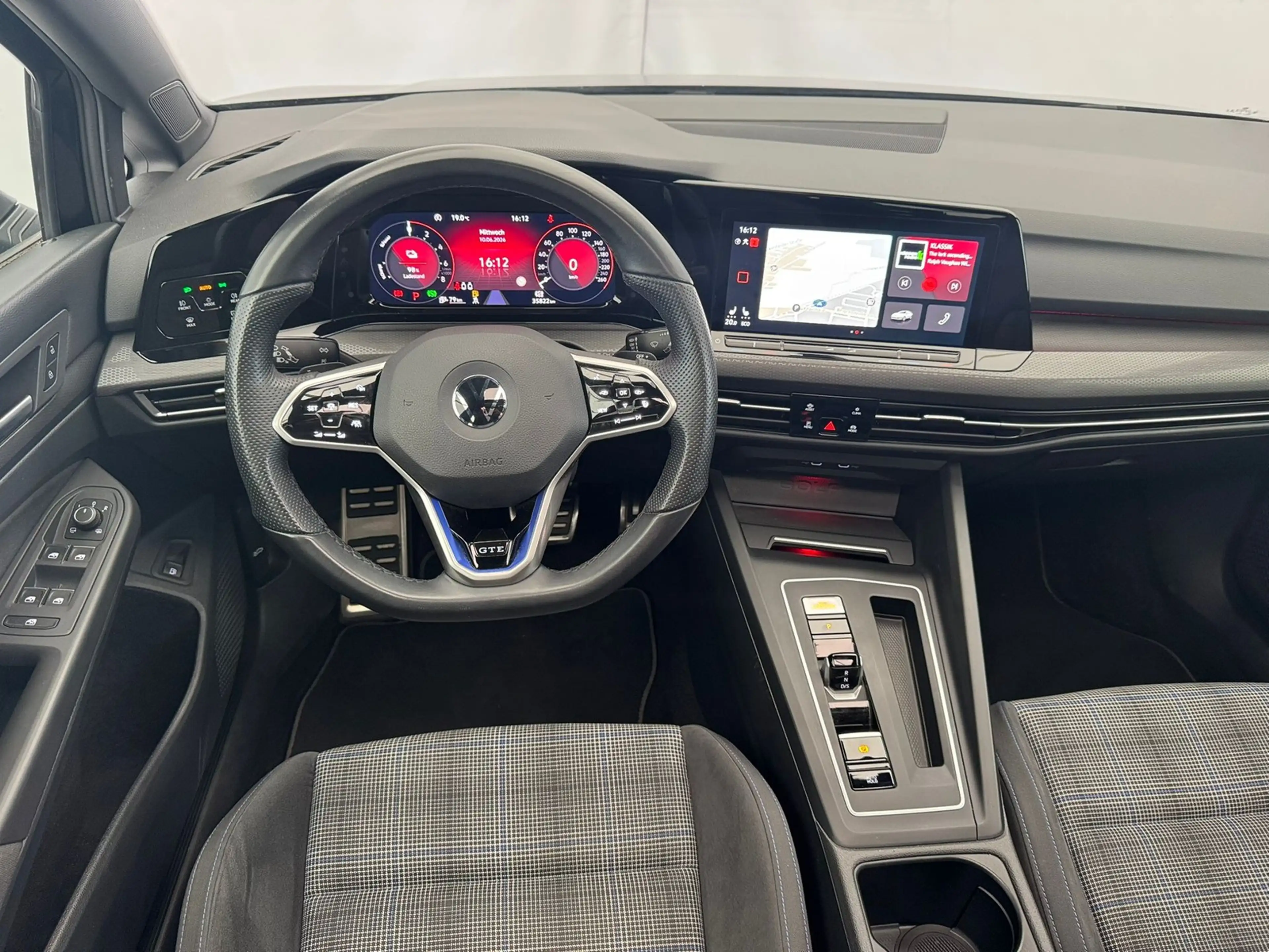 Volkswagen Golf VIII GTE 1.4l eHybrid DSG+AHK+PANO+KAMERA+ACC — photo 7