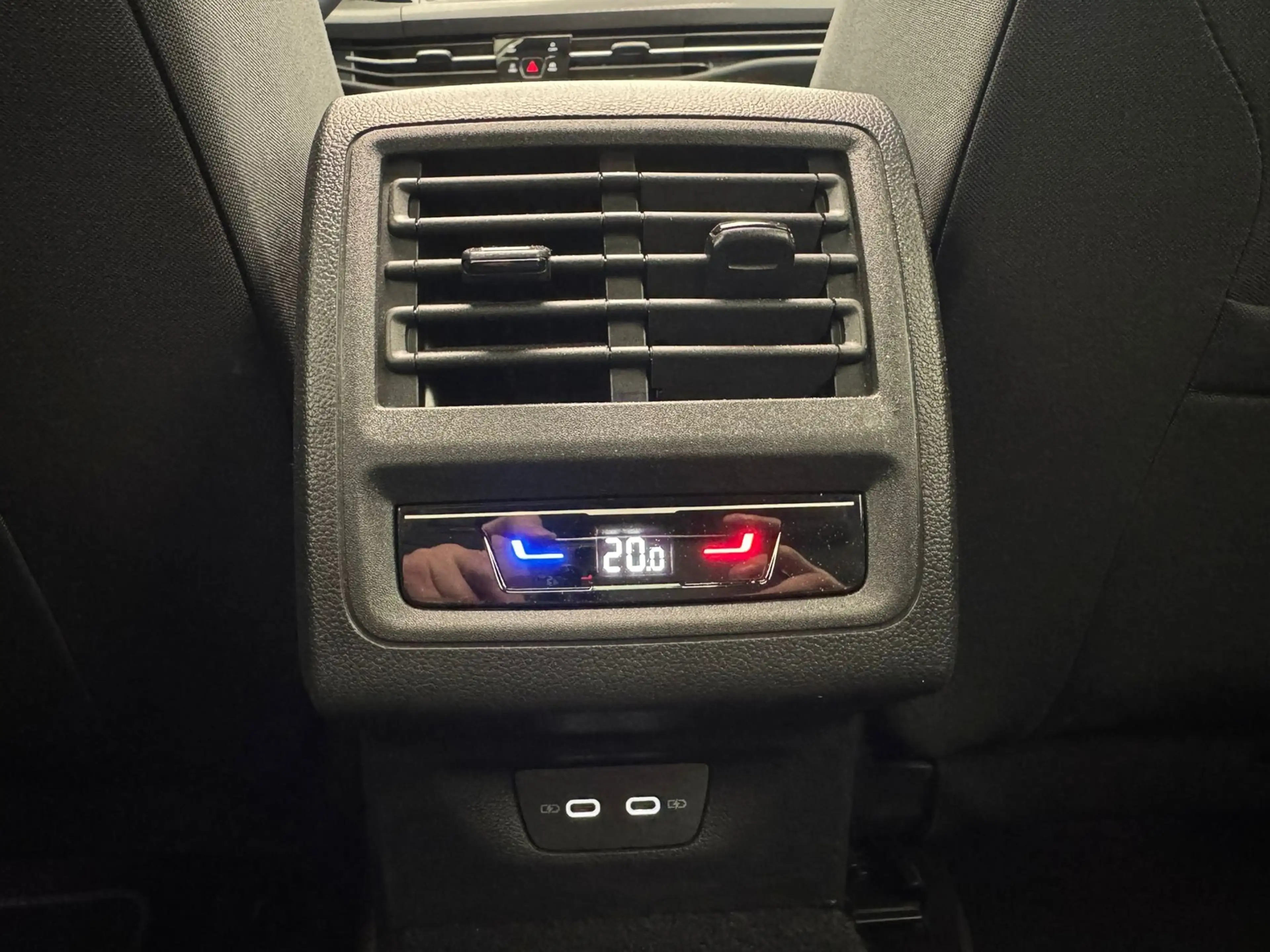 Volkswagen Golf VIII GTE 1.4l eHybrid DSG+AHK+PANO+KAMERA+ACC — photo 13