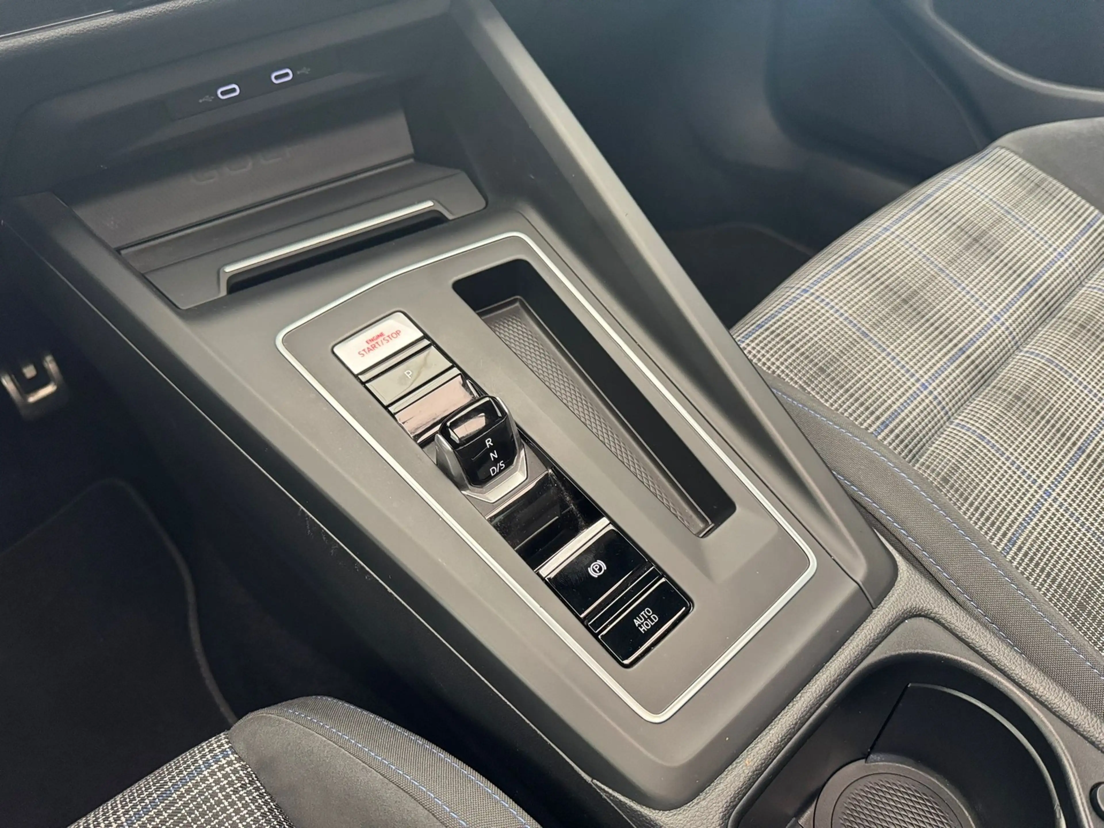 Volkswagen Golf VIII GTE 1.4l eHybrid DSG+AHK+PANO+KAMERA+ACC — photo 8