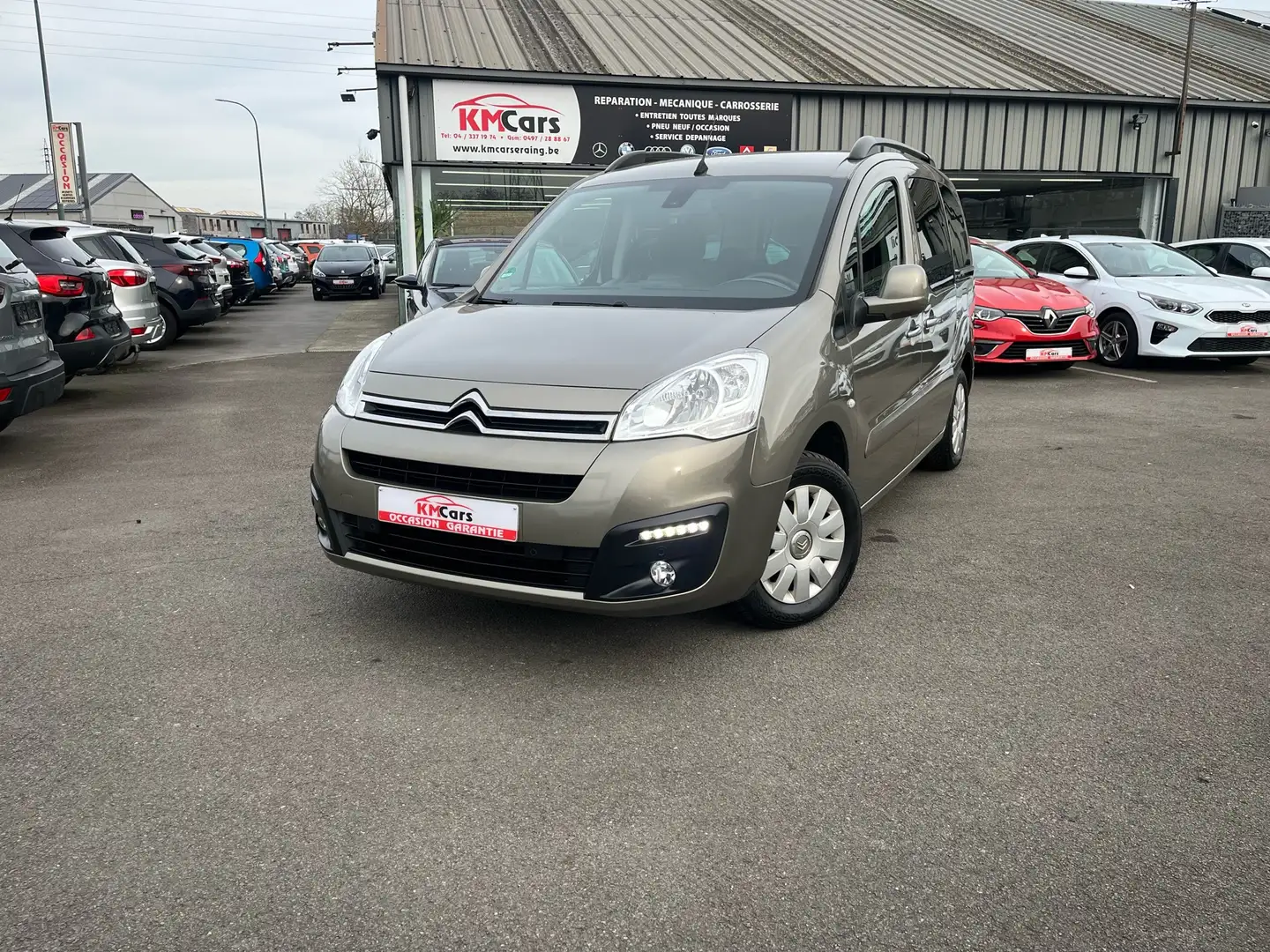 Citroen Berlingo 1.2i ESSENCE / 1'ier MAIN /AIRCO/NAVIGATION/CAMERA Brun - 2