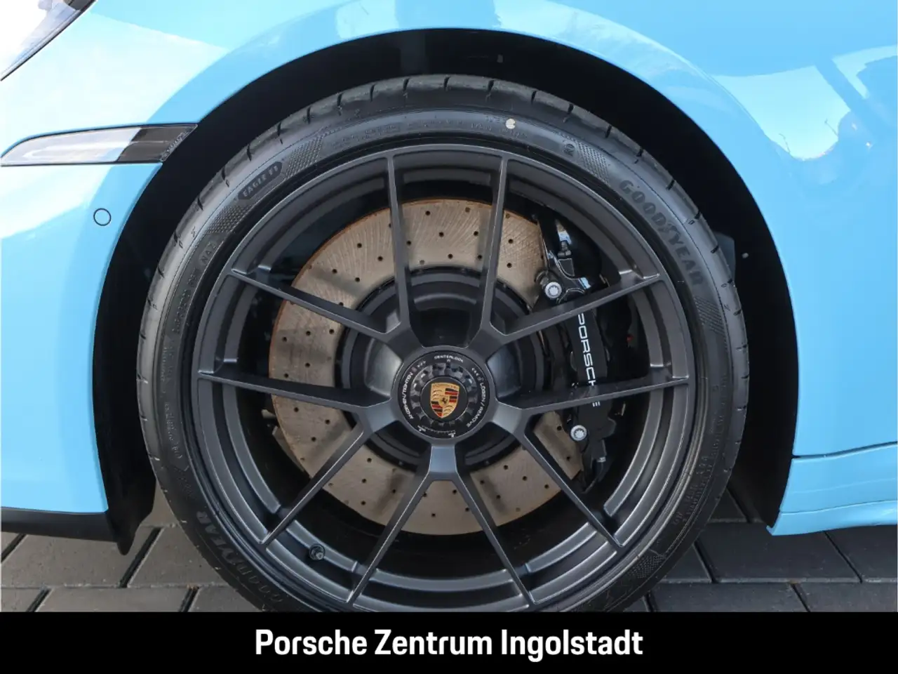 Porsche 992 (911) Carrera 4 GTS Cabriolet SurroundView Innodri 8