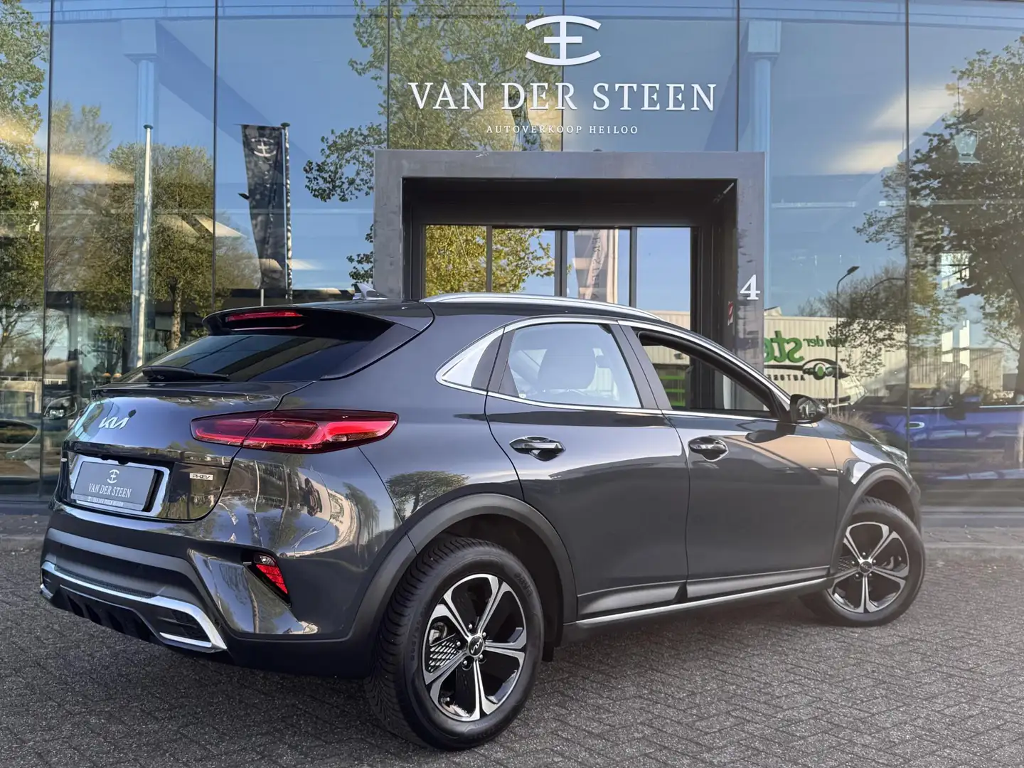 Kia XCeed 1.6 GDi PHEV DynamicPlusLine Stuurverwarming | Ada Grigio - 2