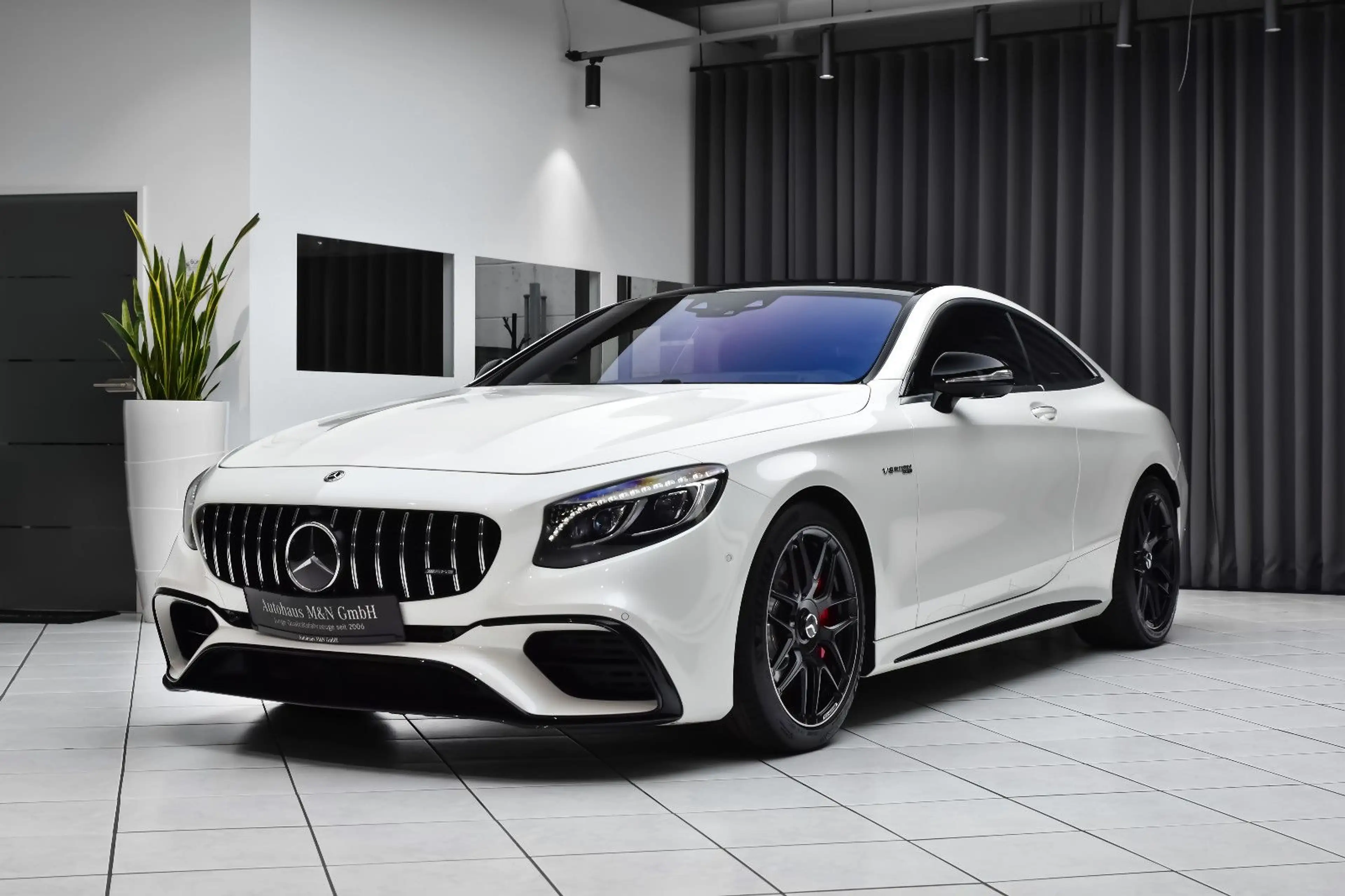 Mercedes-Benz S 63 AMG S Coupe 4Matic+ *Svarovski* Carbon*