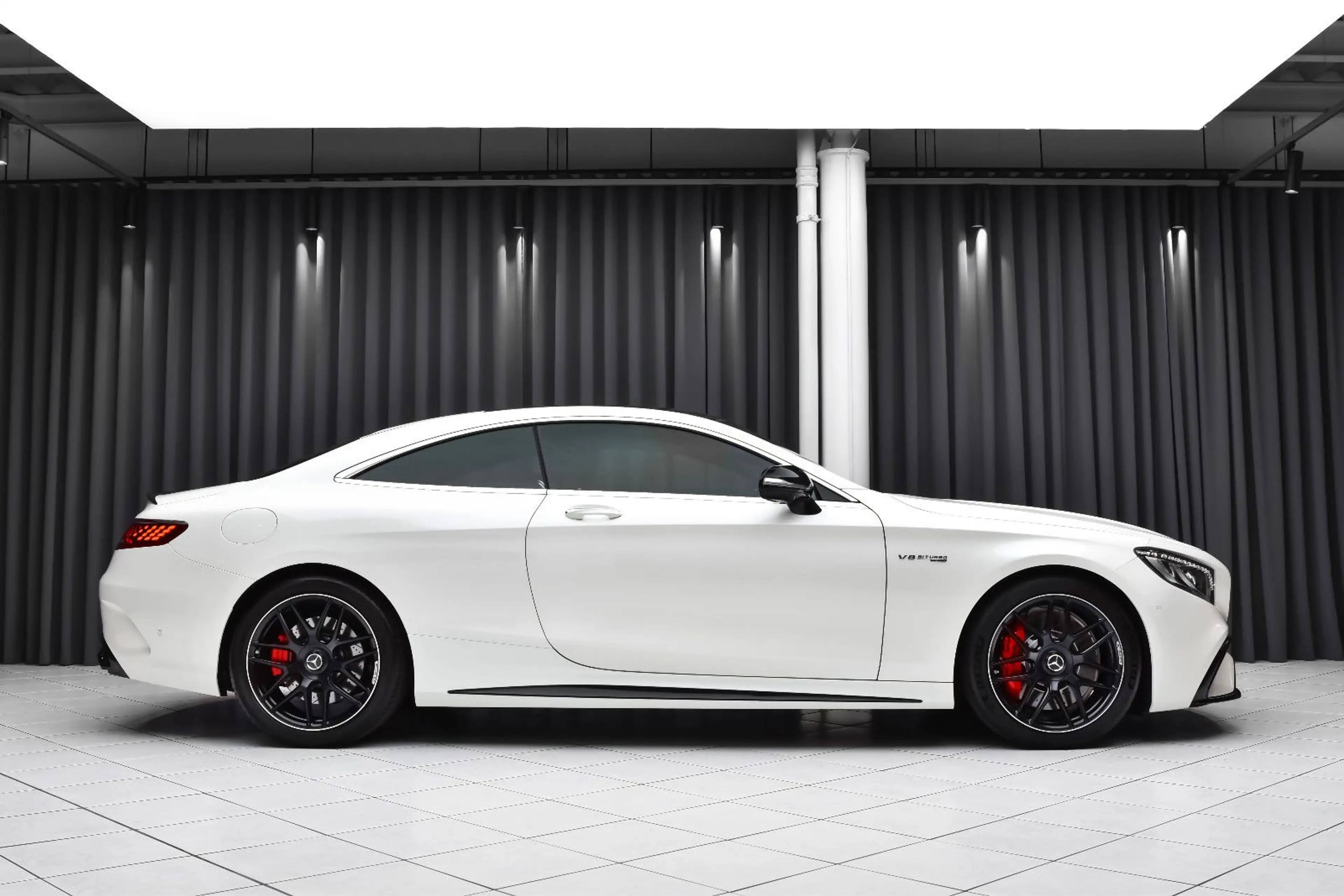 Mercedes-Benz S 63 AMG S Coupe 4Matic+ *Svarovski* Carbon* — photo 13