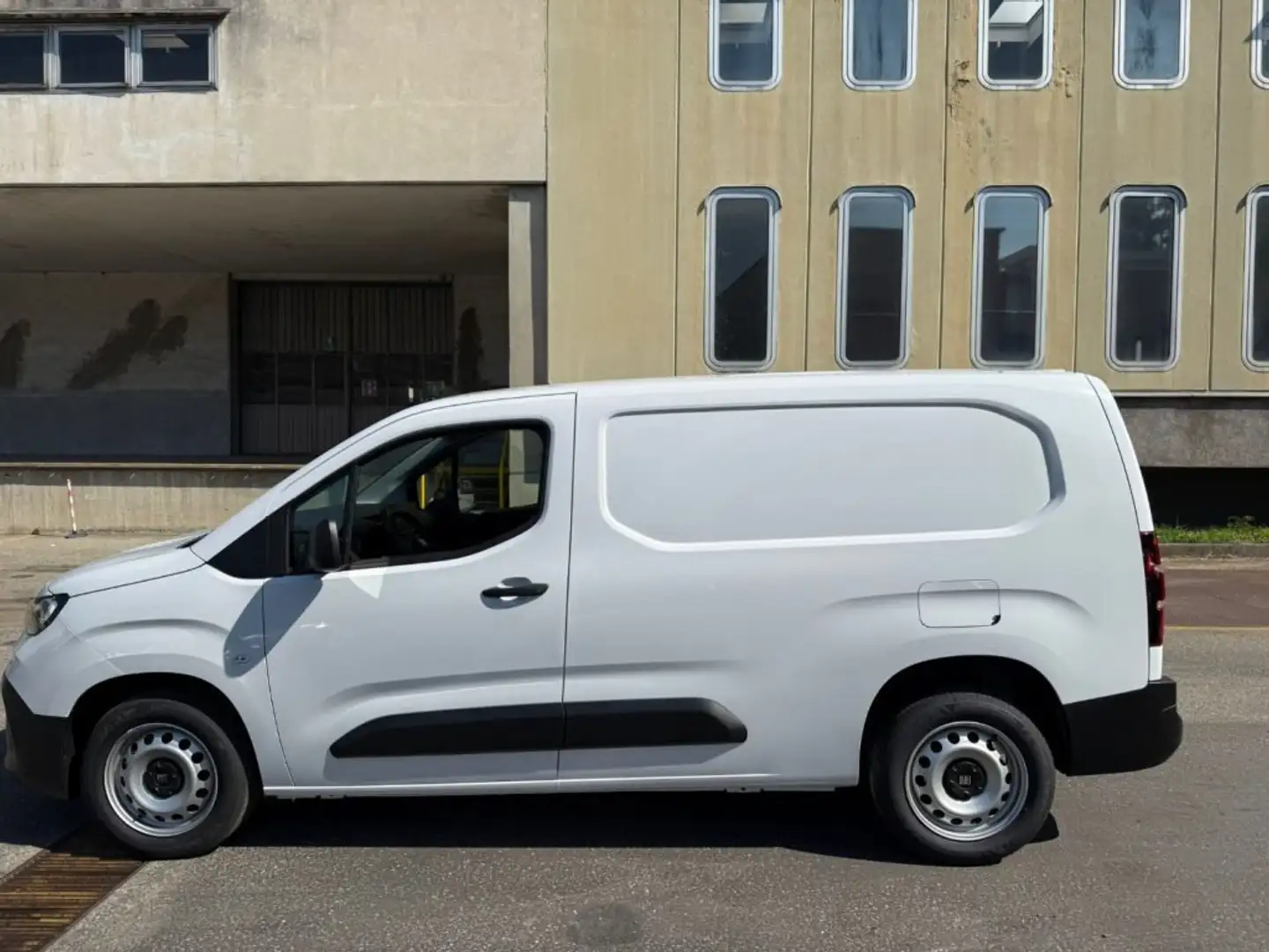 Fiat Doblò Doblo 1.5 BlueHdi 100CV L2 Van Wit - 2