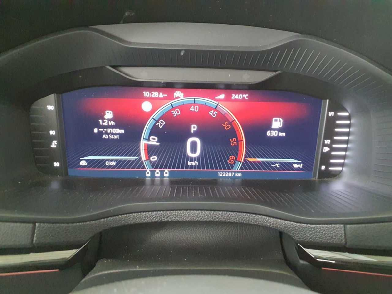 Skoda Karoq 2.0 TDI 4x4 Style Matrix AHK ACC BLIS Key — photo 10