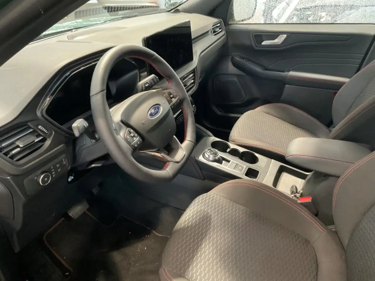 Ford Kuga ST-Line FHEV Kamera. Parksensoren. Sitzheizung 11