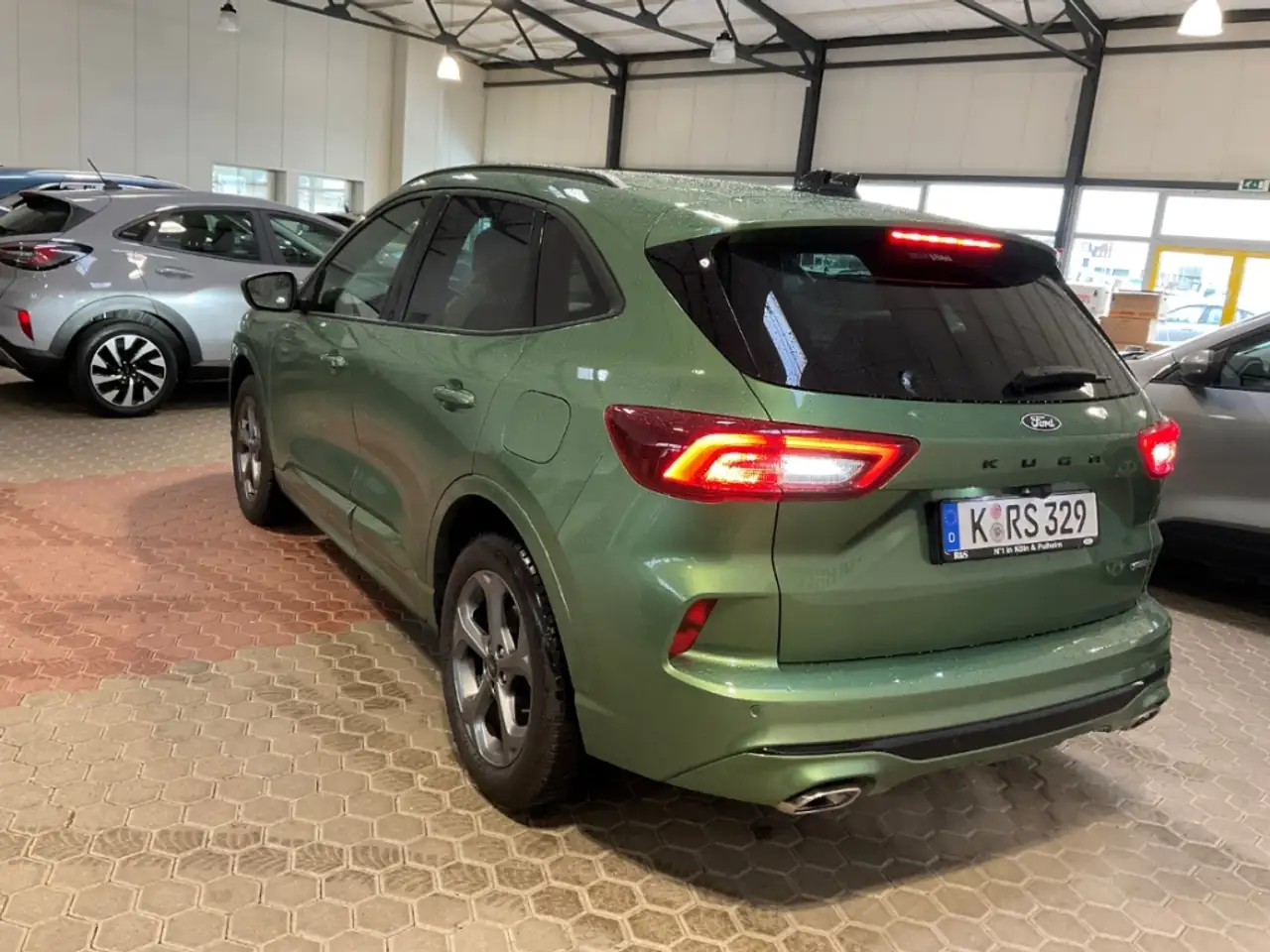Ford Kuga ST-Line FHEV Kamera. Parksensoren. Sitzheizung 7