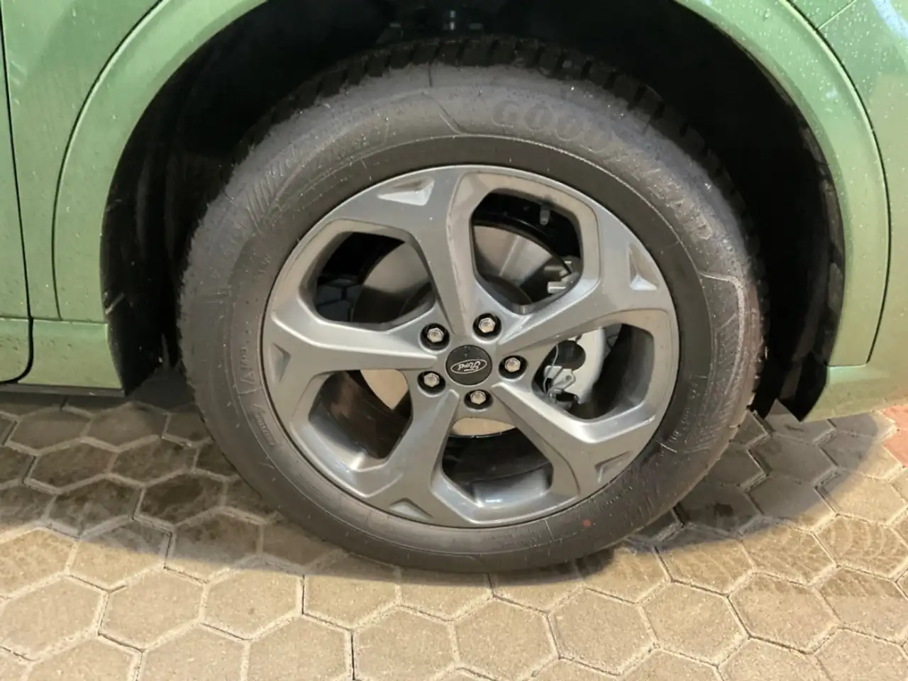 Ford Kuga ST-Line FHEV Kamera. Parksensoren. Sitzheizung 4