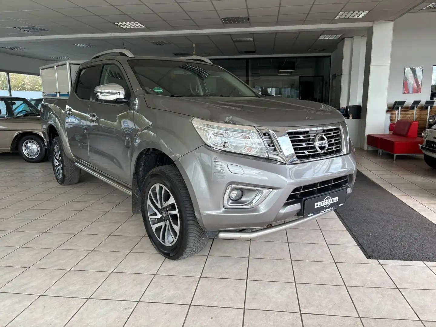 Nissan Navara NP300 N-Connecta Double Cab 4x4 TÜV  neu Grau - 2