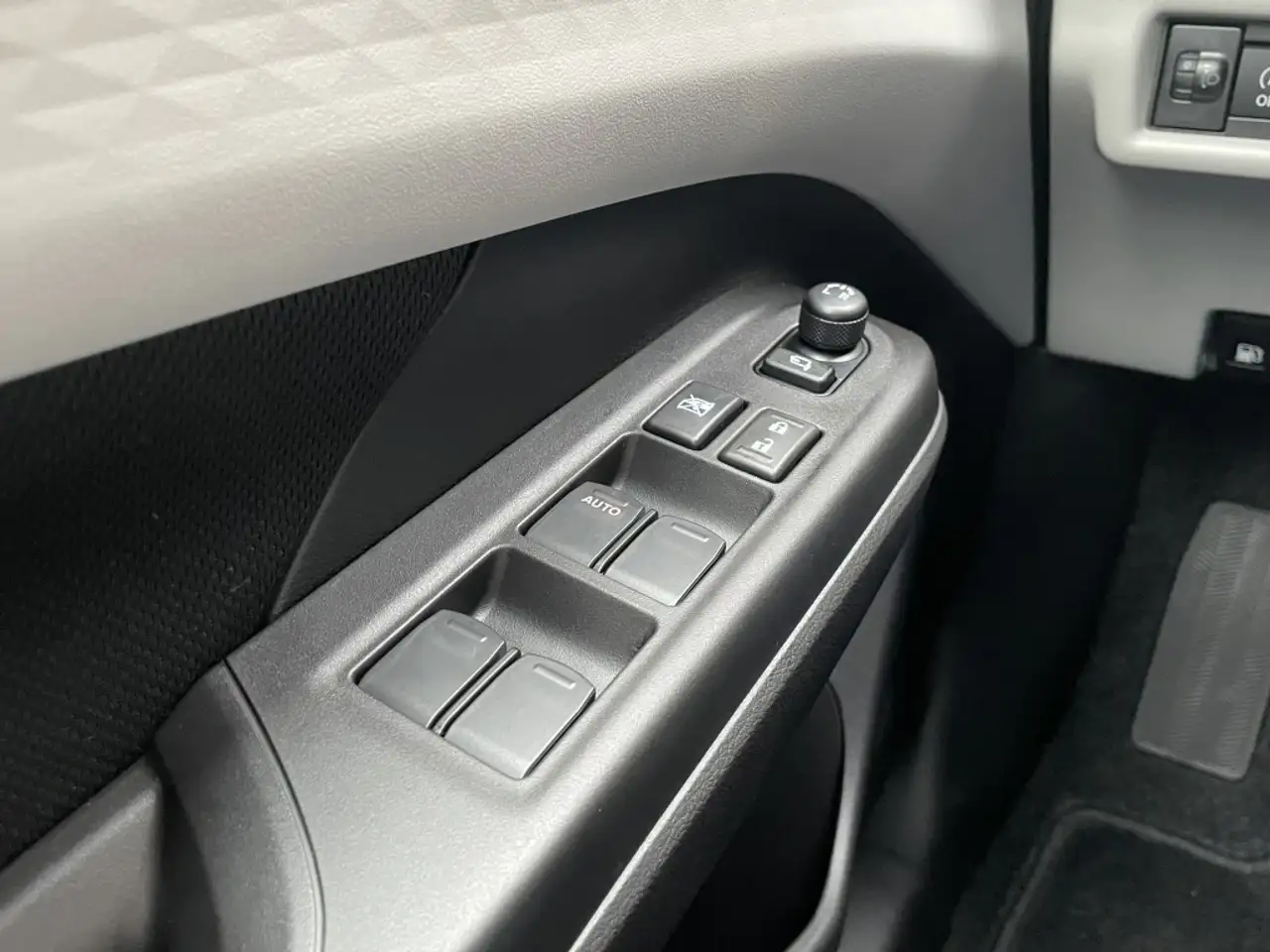 Suzuki Swift 2025 — фото 17