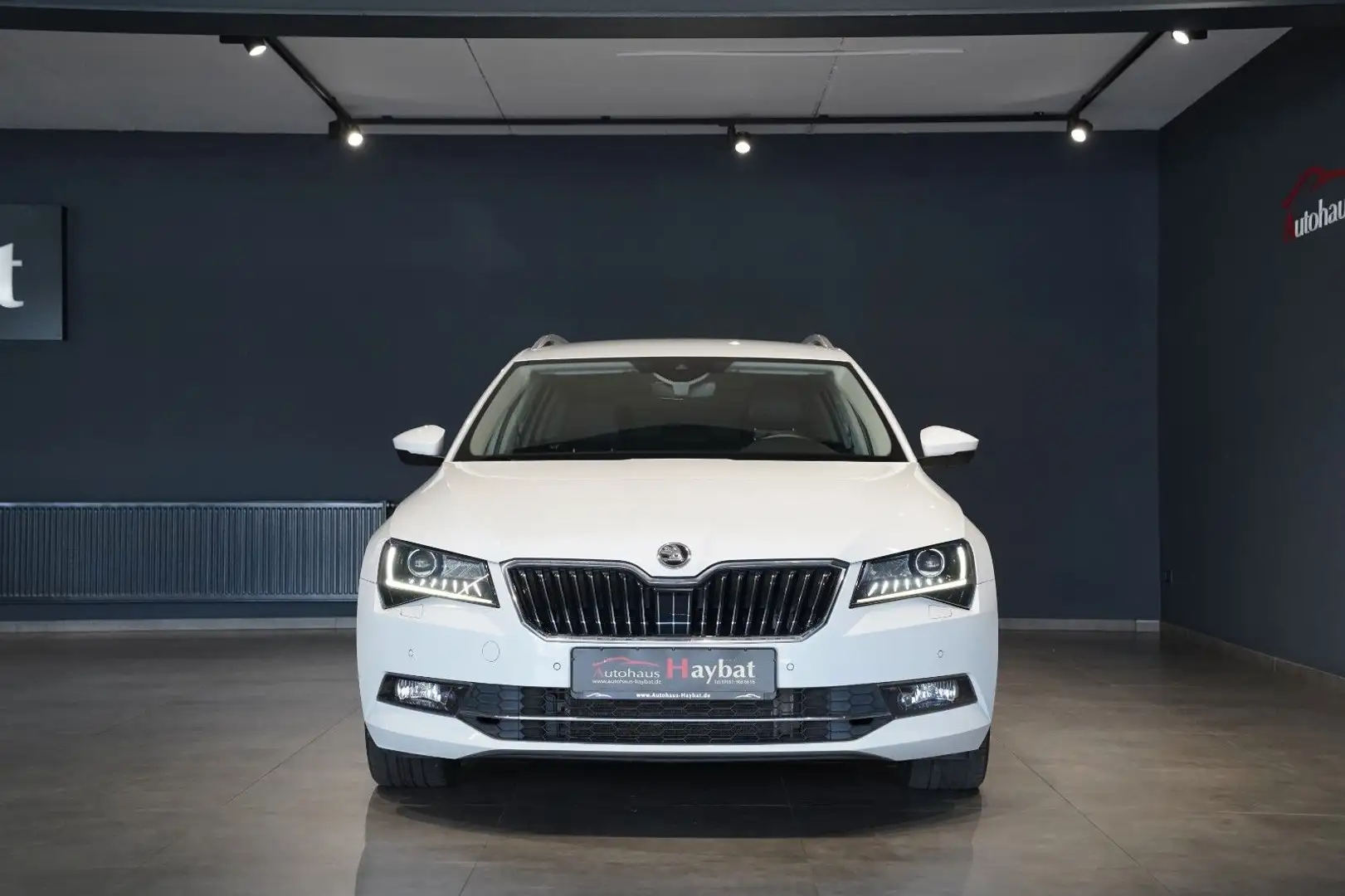 Skoda Superb Combi L&K Columbus-Leder-RFK-ACC-AHK Weiß - 2