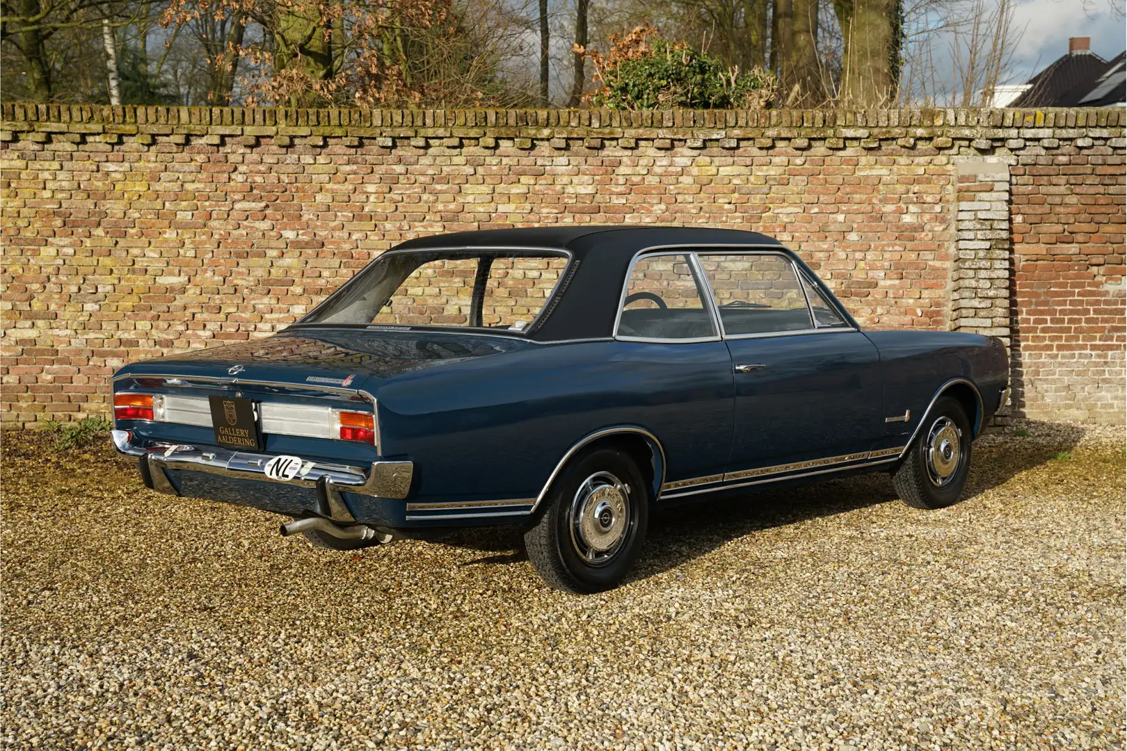 Opel Commodore A 2500S "Six" Originally delivered new in the Neth Modrá - 2