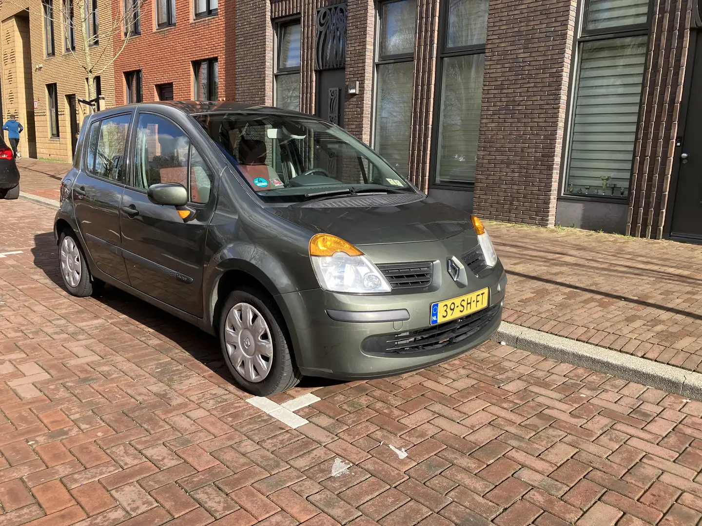 Renault Modus Modus 1.4-16V AuthLuxe Groen - 2