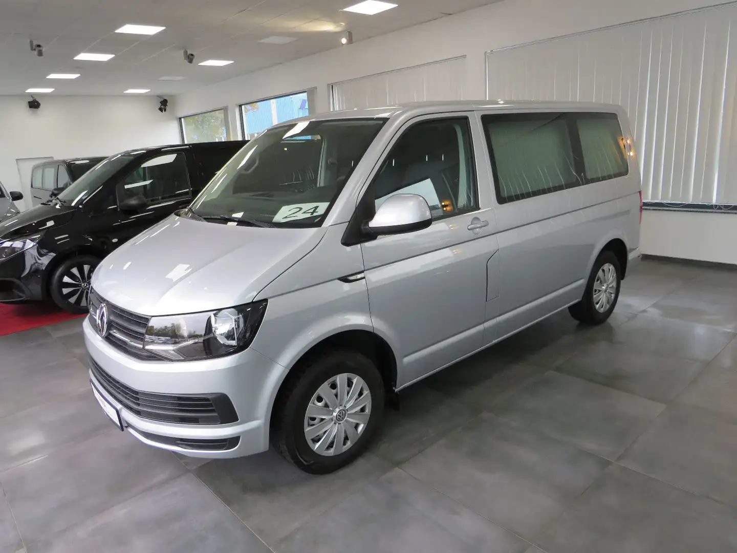 Volkswagen T6 4x4 Stolle Bestattungswagen / Leichenwagen Argent - 1