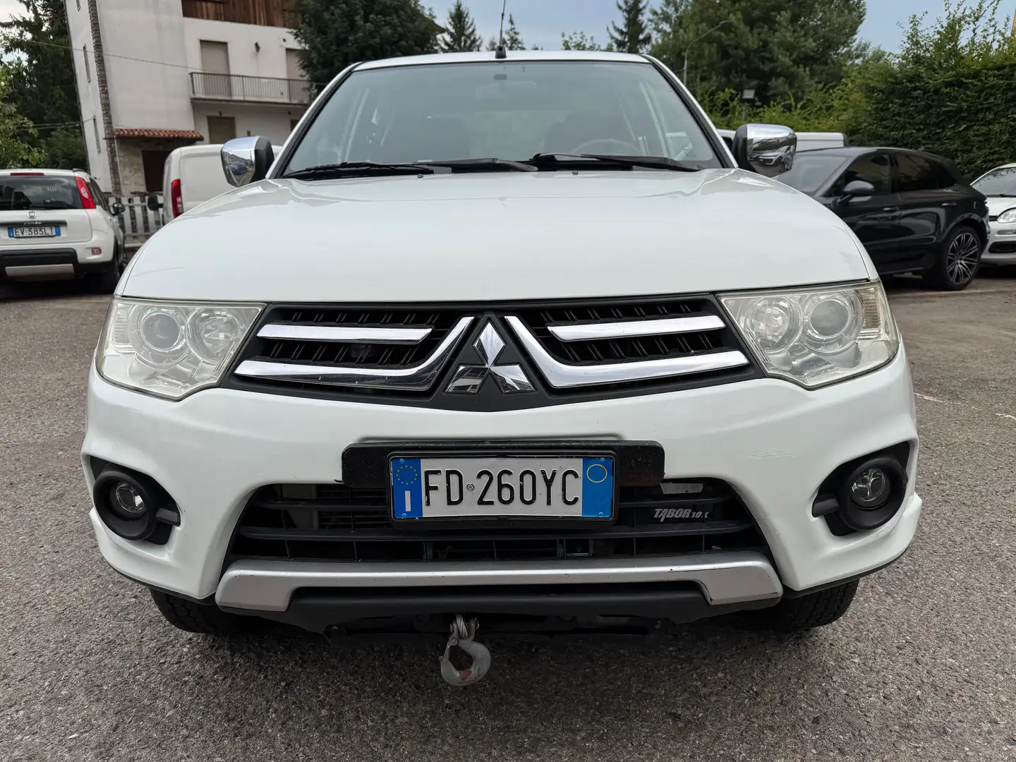 Mitsubishi L200 L200 Cab IV 2010 d.cab 2.5 di-d Invite N1 Blanco - 2