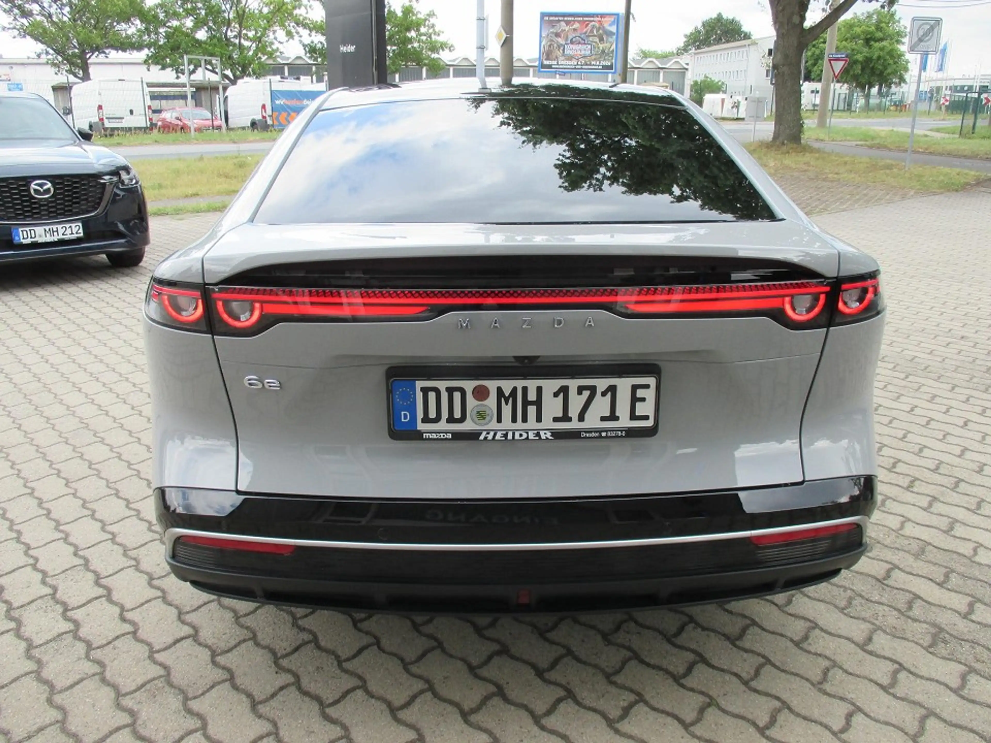 Mazda 6e 5HB EV 258 1AT RWD Takumi — photo 6