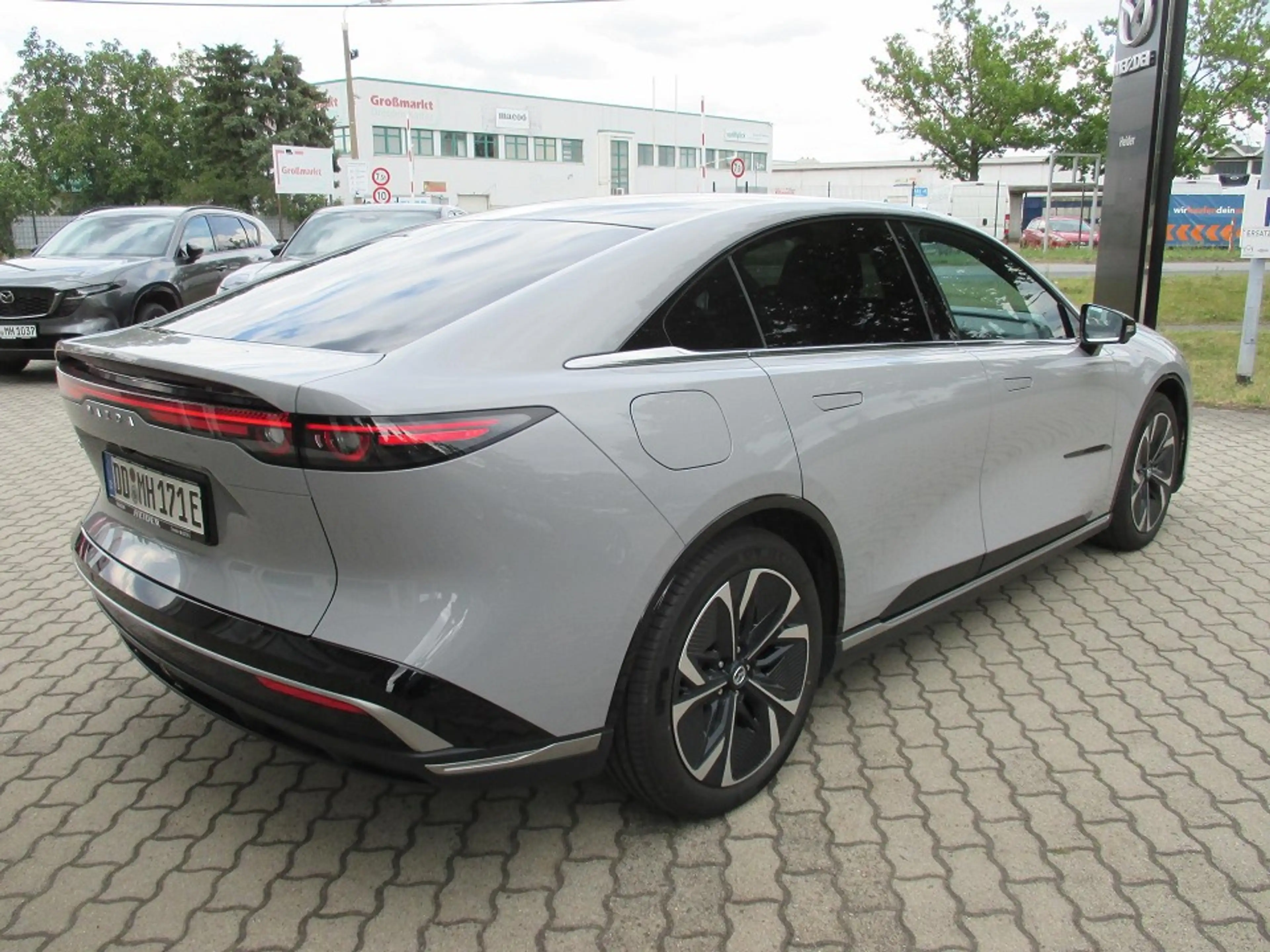 Mazda 6e 5HB EV 258 1AT RWD Takumi — photo 8