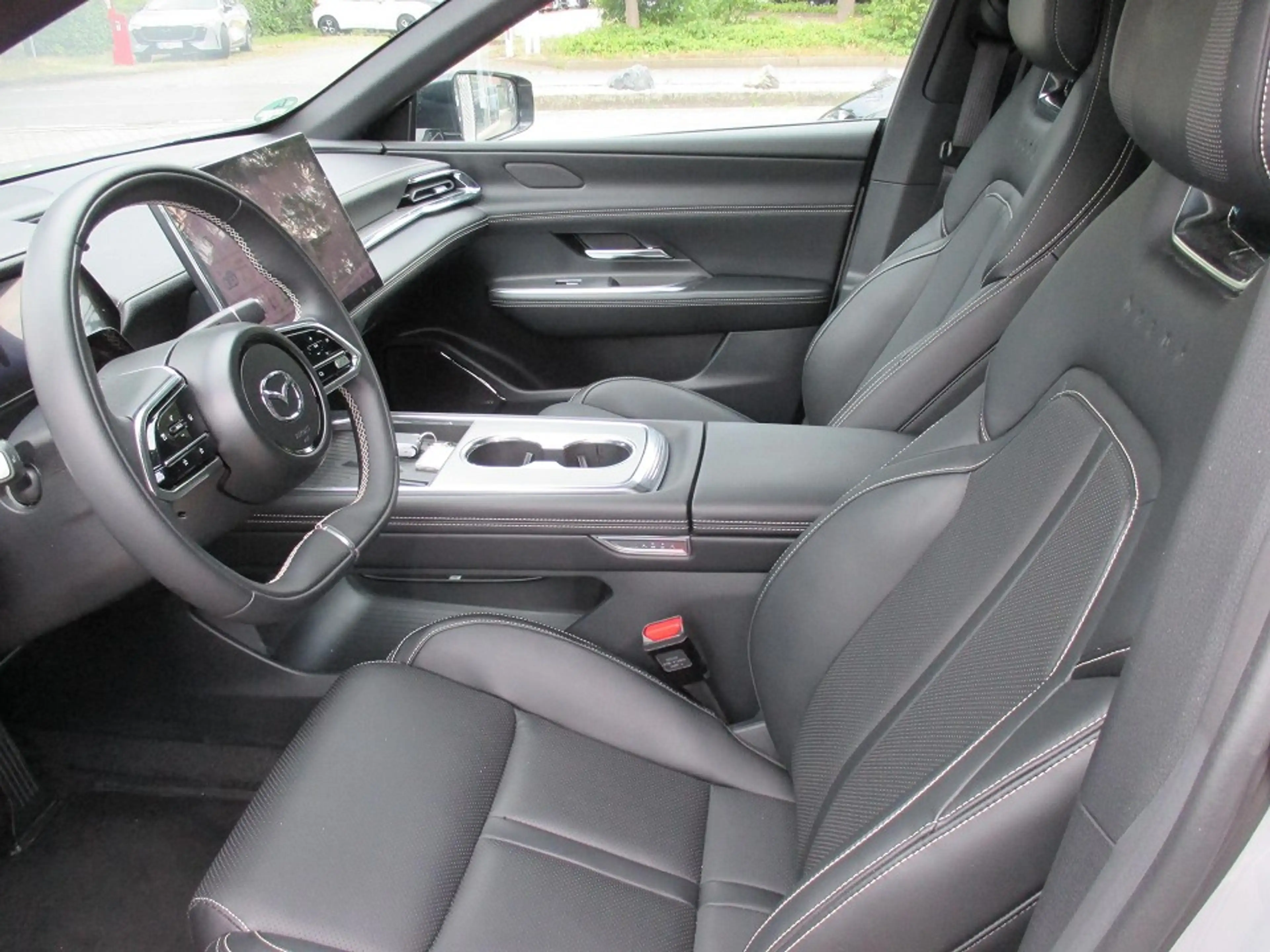 Mazda 6e 5HB EV 258 1AT RWD Takumi — photo 11