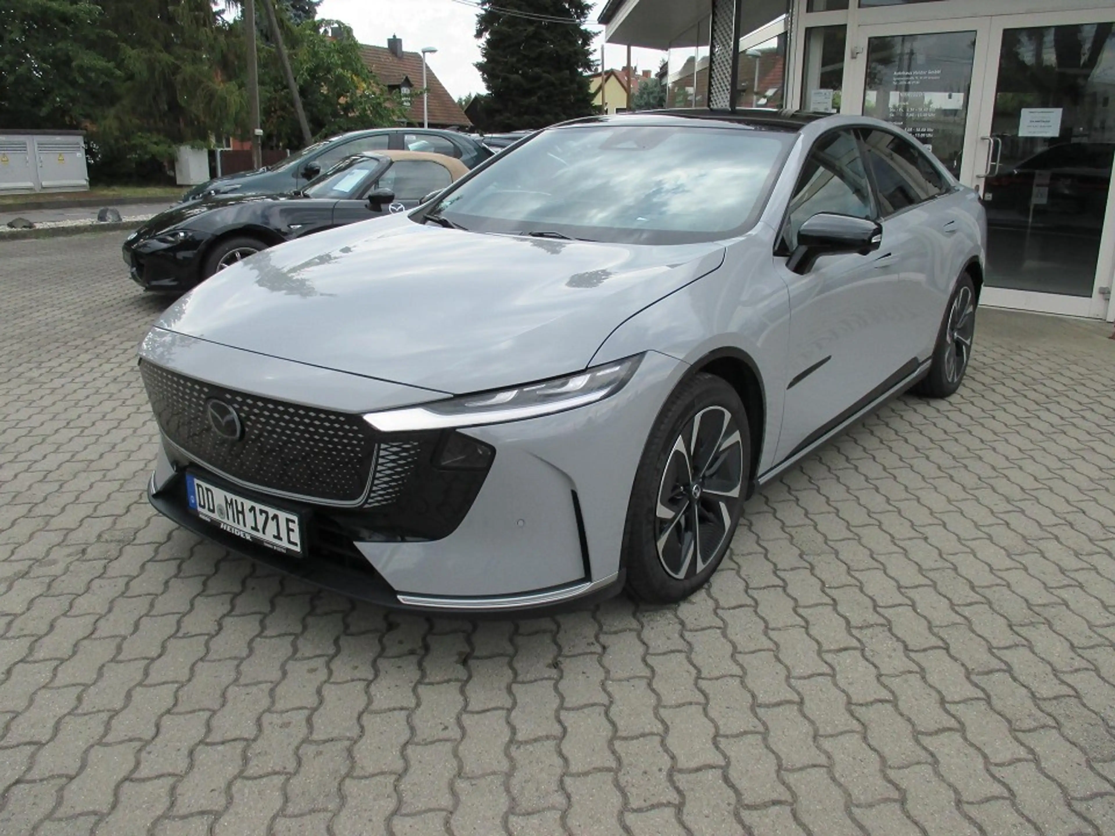 Mazda 6e 5HB EV 258 1AT RWD Takumi — photo 3