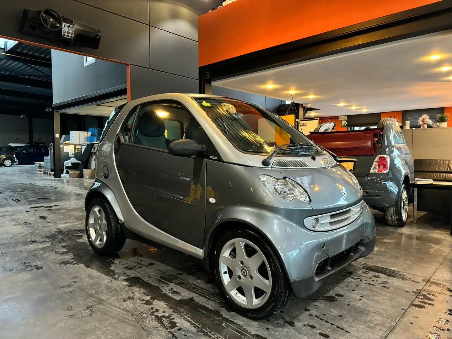 smart forTwo 0.7 - 45KW - AUTOMATIQUE - 2 PLACES - RADIO/CD siva - 2