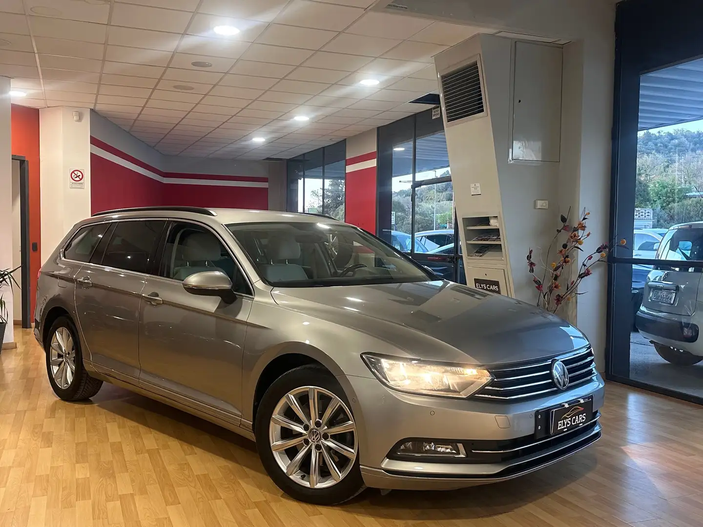 Volkswagen Passat Variant 1.6 tdi Comfortline 120cv dsg Gris - 1