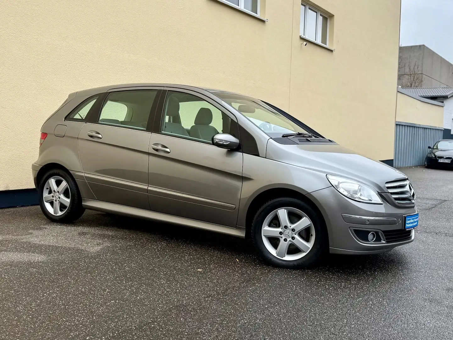 Mercedes-Benz B 200 B KLASSE 200 AUTOMATIK PANO PDC TEM RENTER-FAHRZ Grau - 1