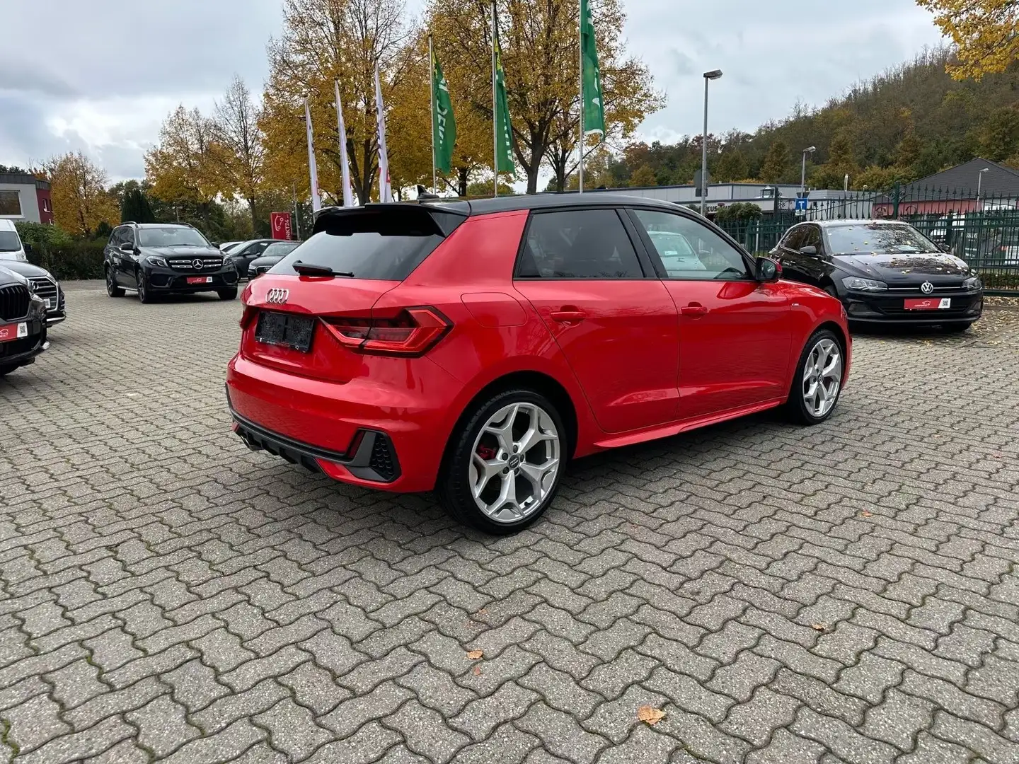 Audi A1 40 TFSI S-Line LED Nav 18" B&O Ambiente SHZ Rot - 2