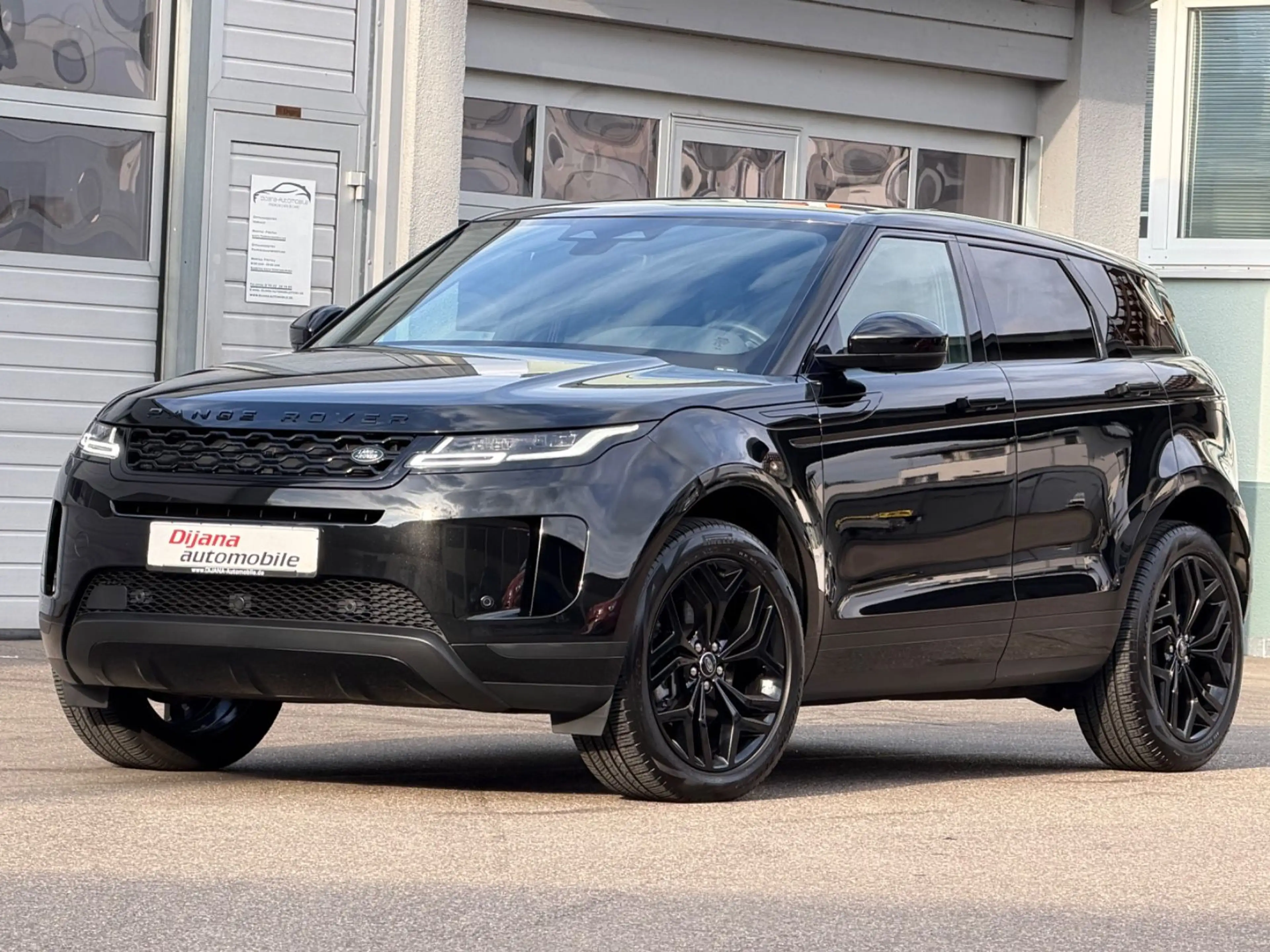 Land Rover Range Rover Evoque Evoque D200 BlackPack AHK Pano 20Zoll Neuwertig!