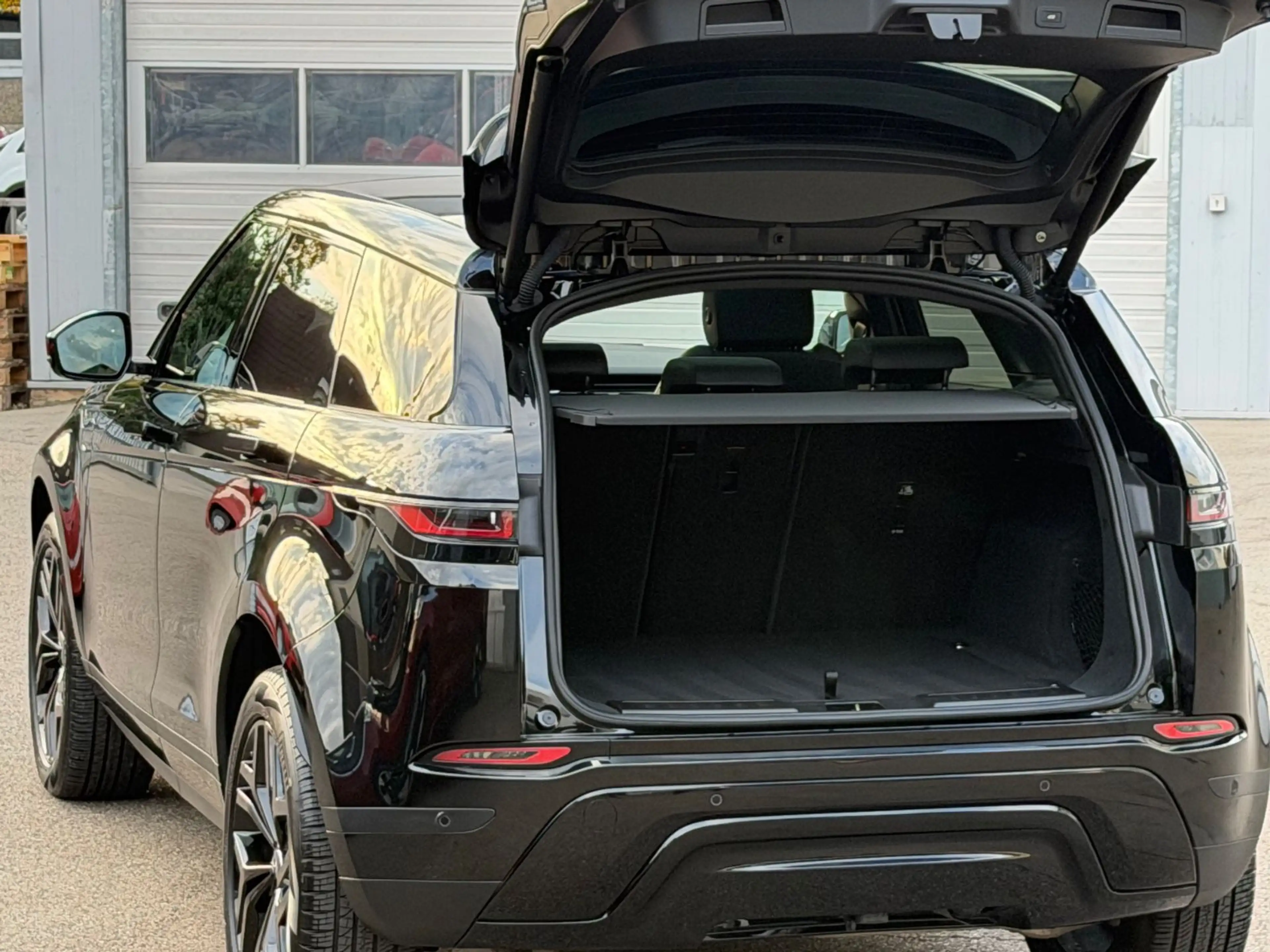 Land Rover Range Rover Evoque Evoque D200 BlackPack AHK Pano 20Zoll Neuwertig! — photo 15