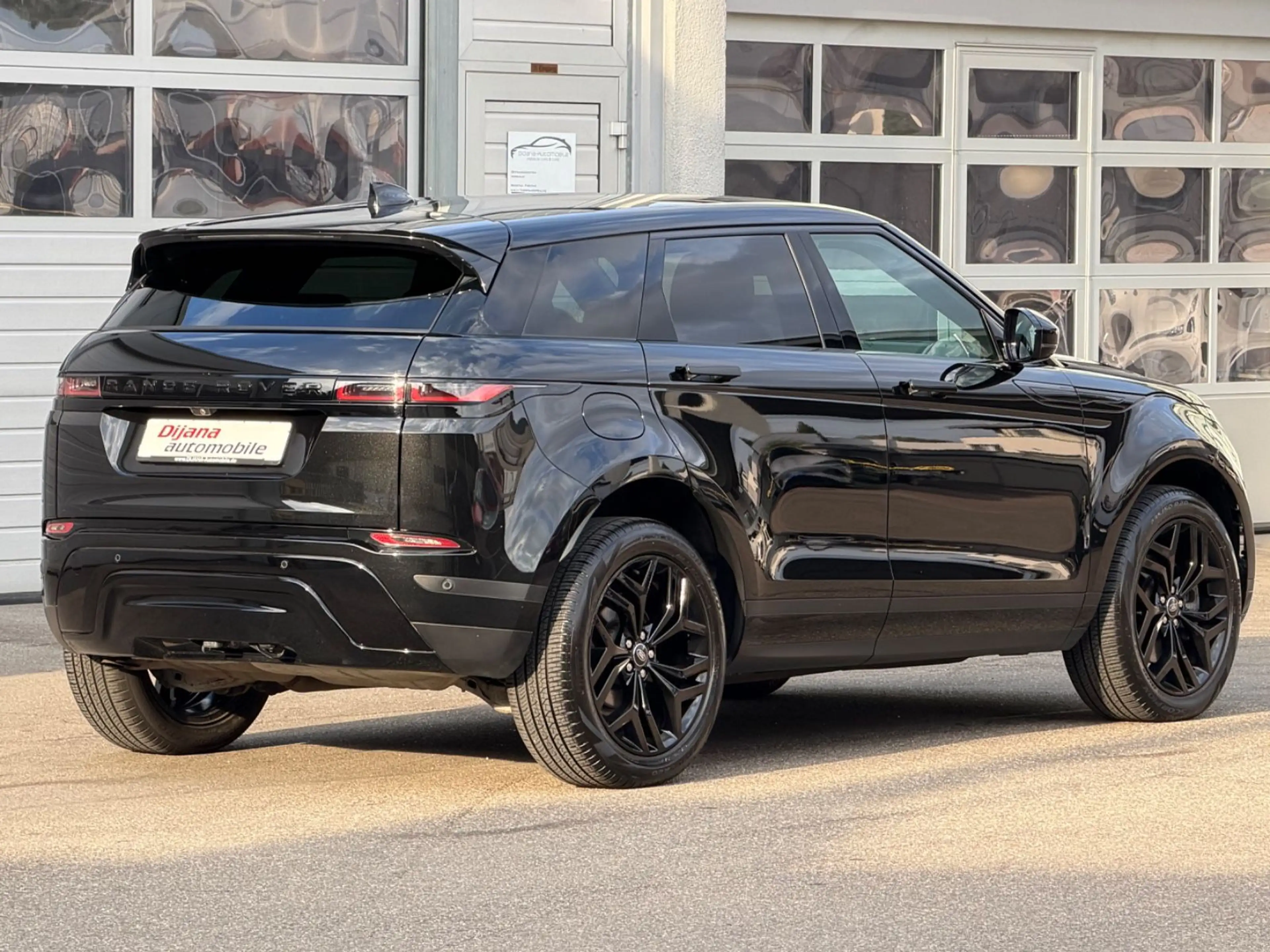 Land Rover Range Rover Evoque Evoque D200 BlackPack AHK Pano 20Zoll Neuwertig! — photo 4