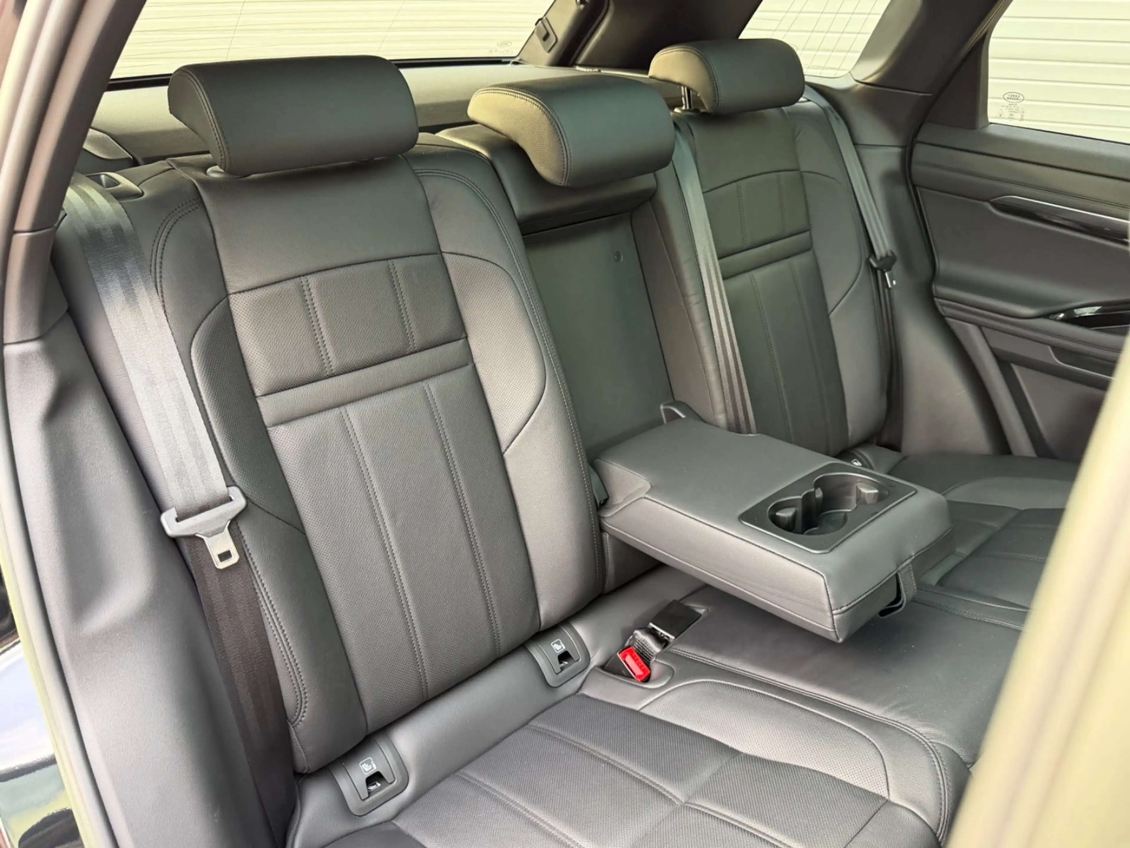 Land Rover Range Rover Evoque Evoque D200 BlackPack AHK Pano 20Zoll Neuwertig! — photo 12