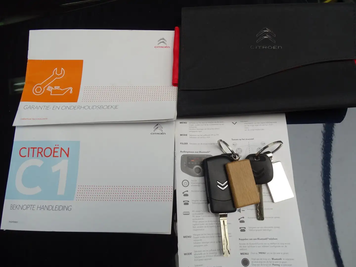 Citroen C1 1.0 VTi Feel - PARKEERCAMERA - CARPLAY - ORG NL - Wit - 2