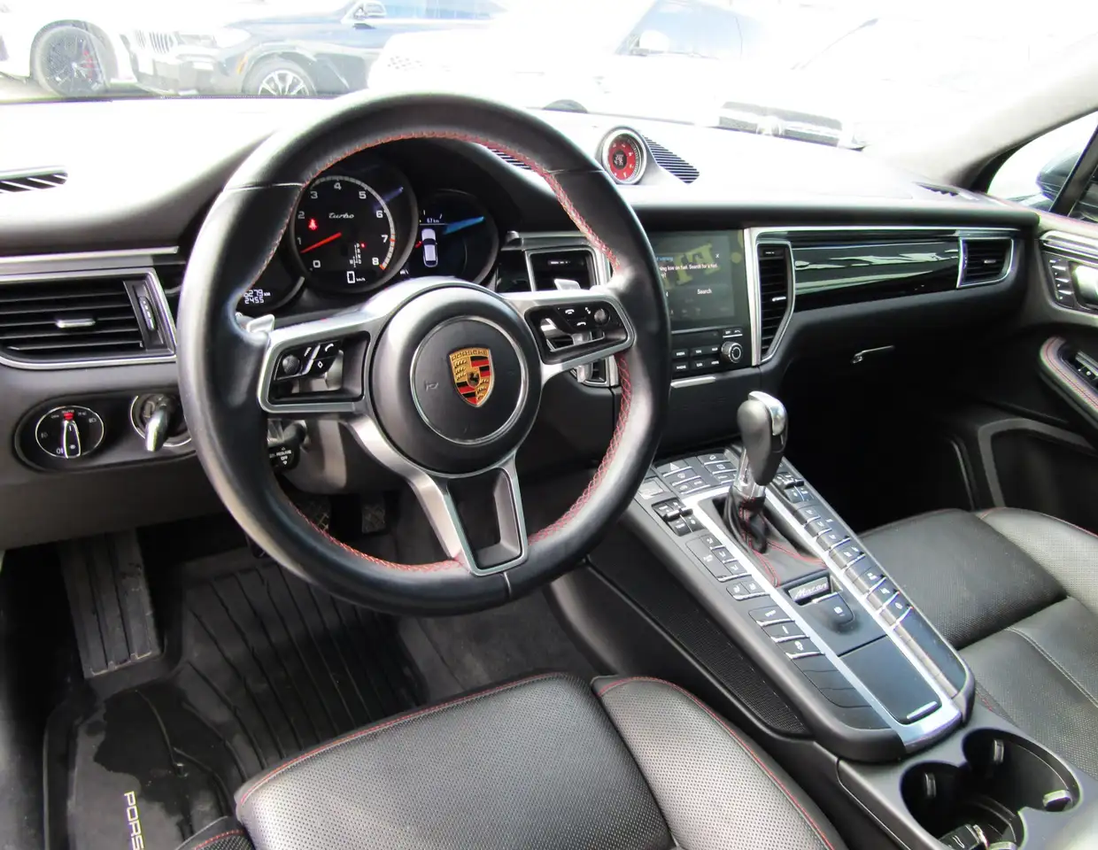 Porsche Macan снимка Porsche Macan