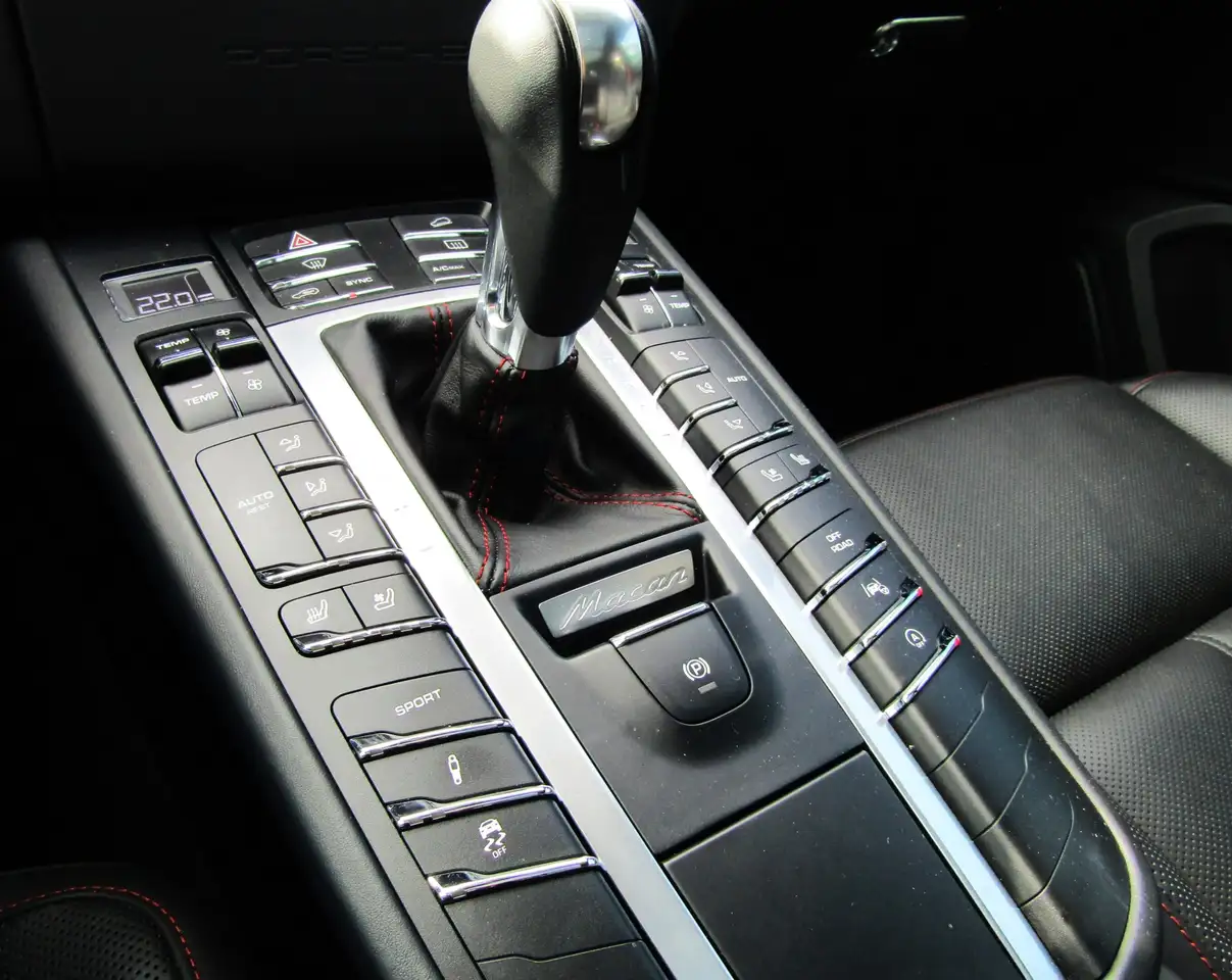 Porsche Macan снимка Porsche Macan