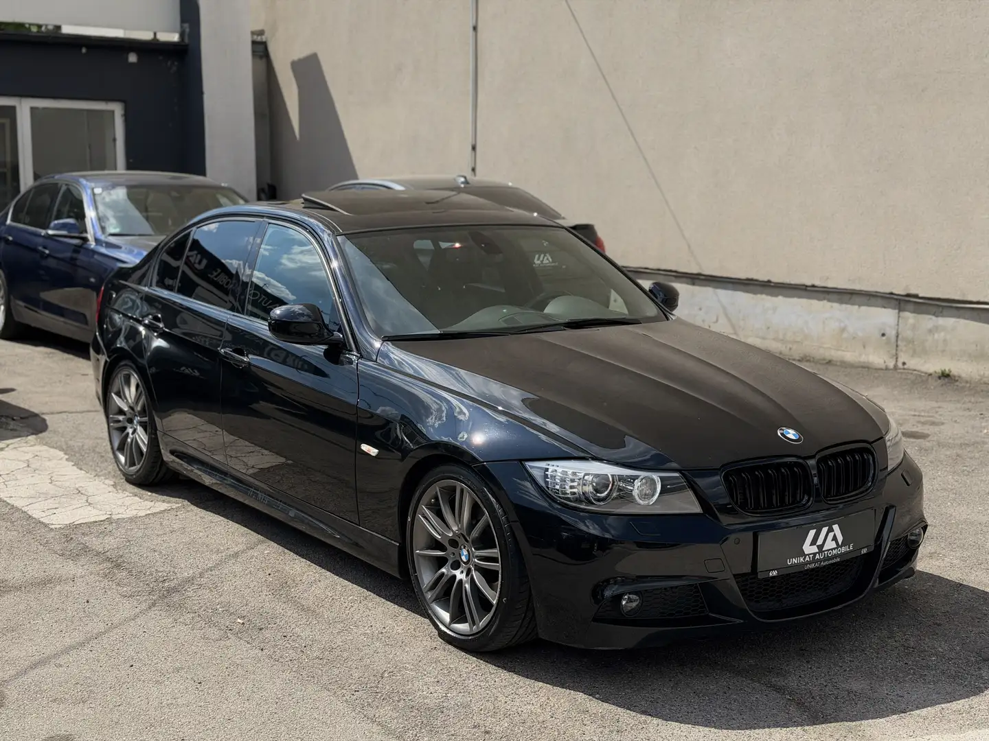 BMW 325 E90 325d LCI *Edition* M-Paket Schwarz - 2