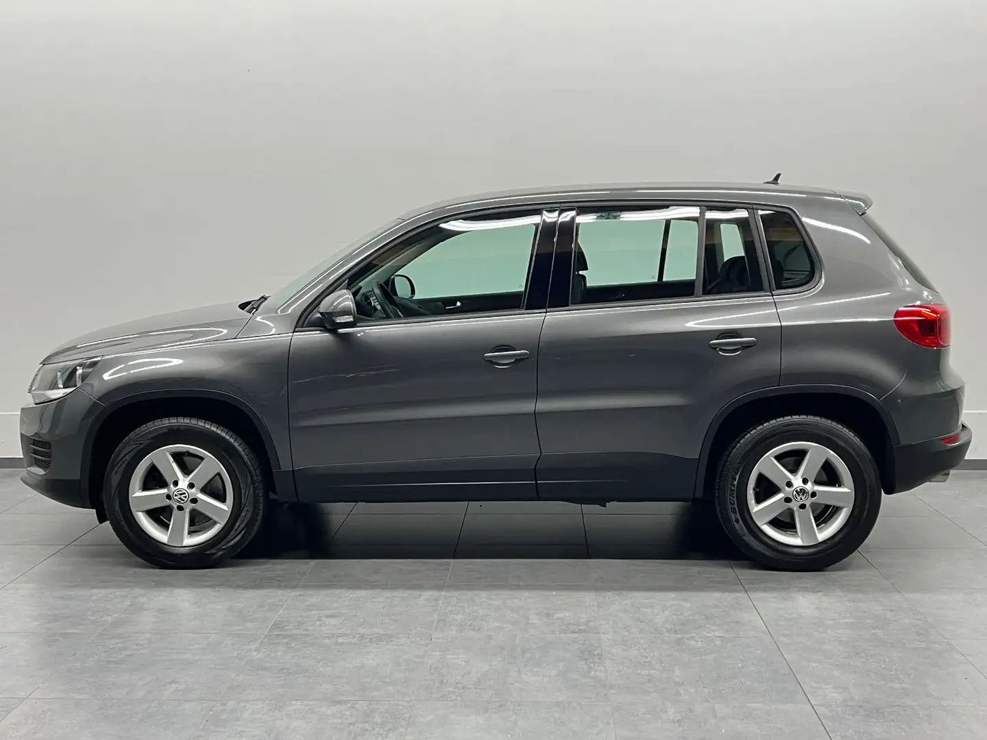 Volkswagen Tiguan 1.4 TSI *1.Hand*Klima*Sitzheizung*Alu* Grau - 2